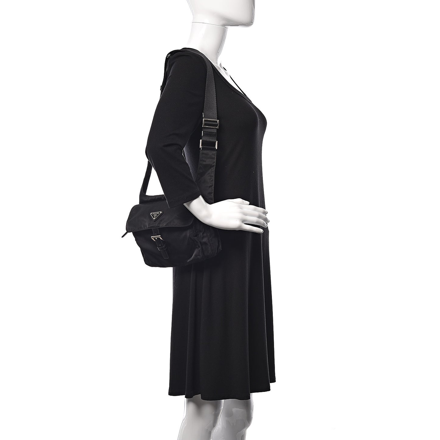 Nylon Vela Messenger Black