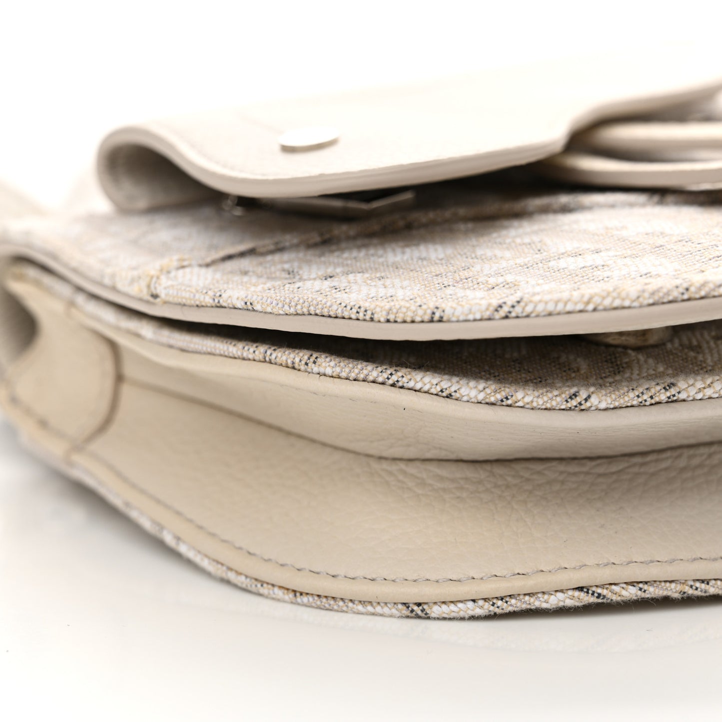 Oblique Saddle Messenger Pouch Beige