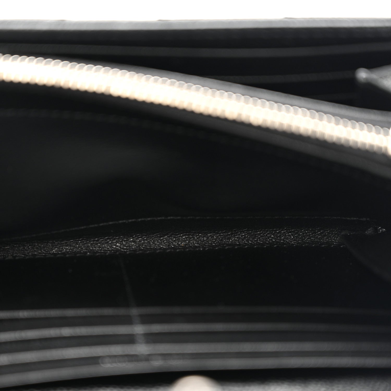 Saint Laurent Grain De Poudre Matelasse Chevron Monogram Flap Wallet Black 12 of 18