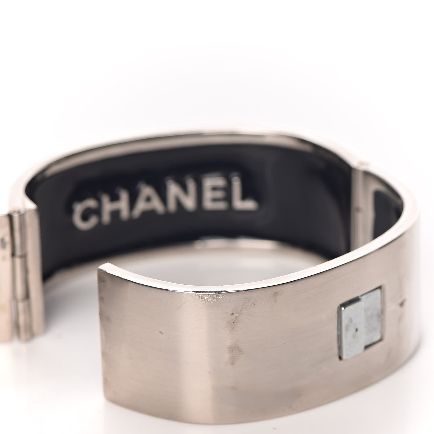 Chanel Metal Pearl CC Cuff Silver 14 of 16
