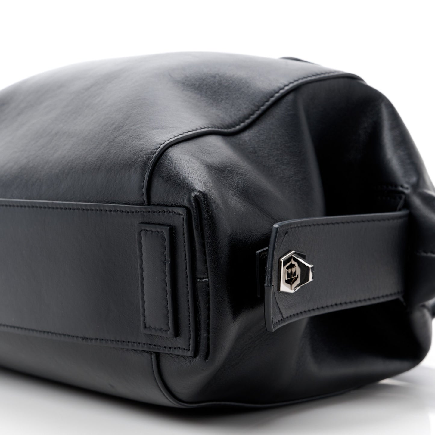 Smooth Calfskin Small Soft Antigona Black