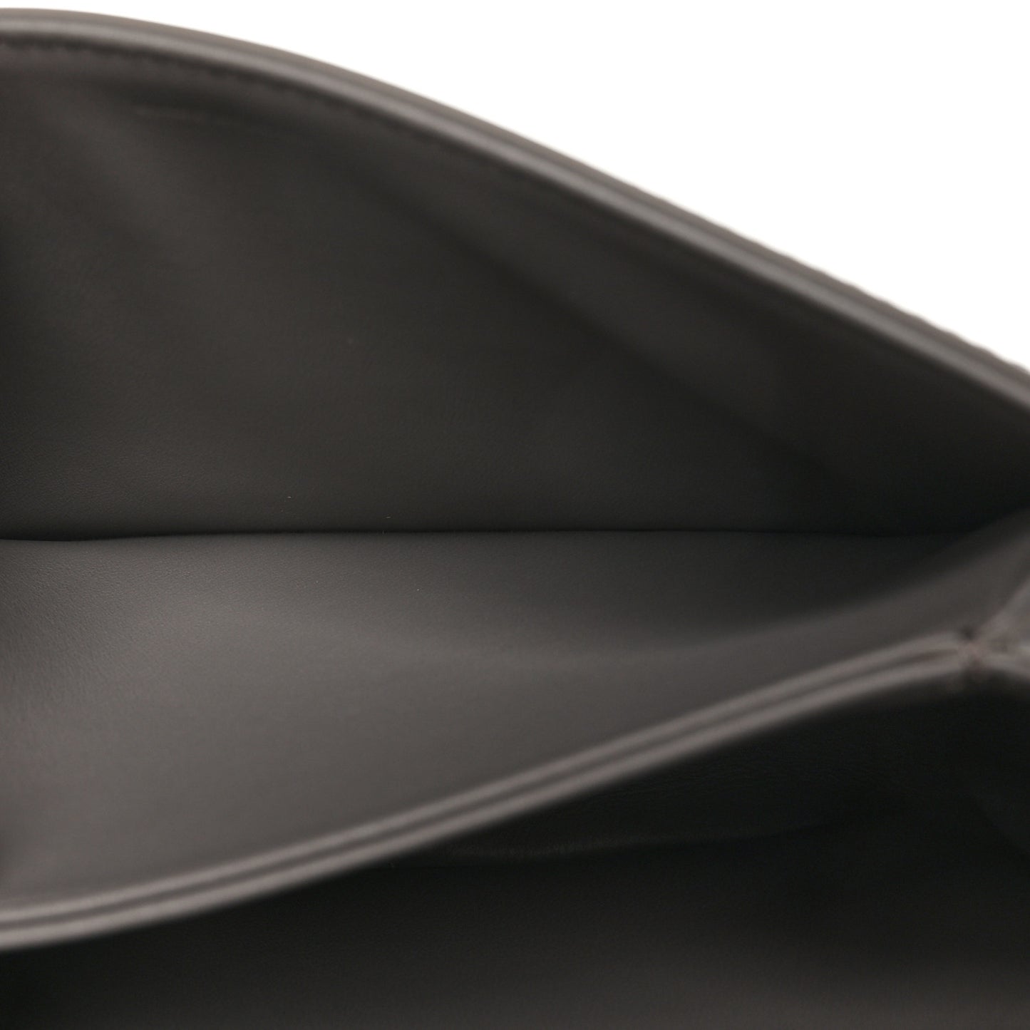 Shiny Calfskin Teen Triomphe Pebble