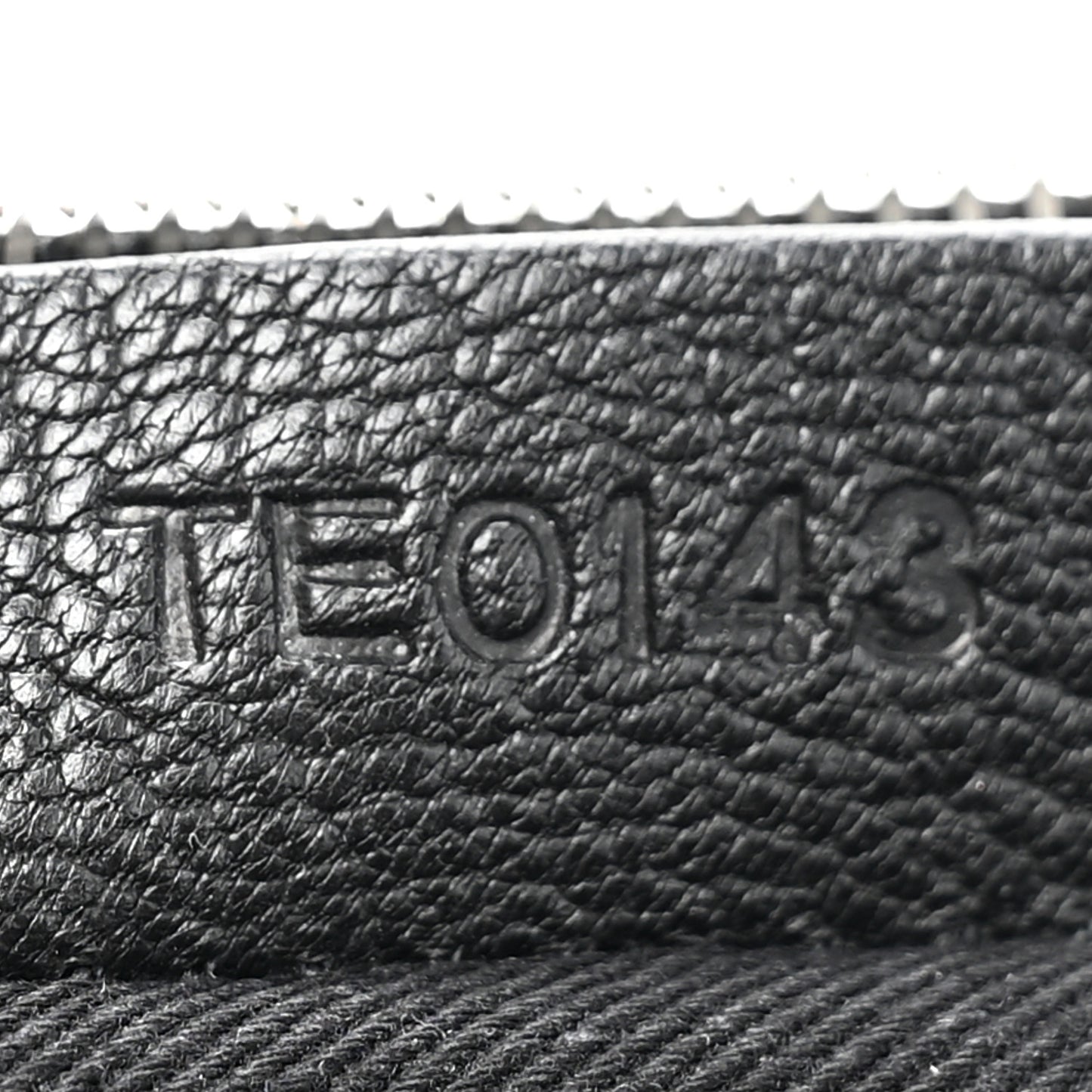Sugar Goatskin Medium Antigona Pouch Black