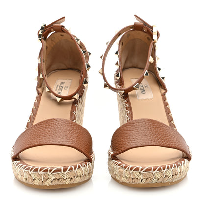 Valentino Garavani Grained Calfskin Rockstud Ankle Strap Espadrille 15/105mm Wedge Sandals 37 Cuoio Natural 3 of 7