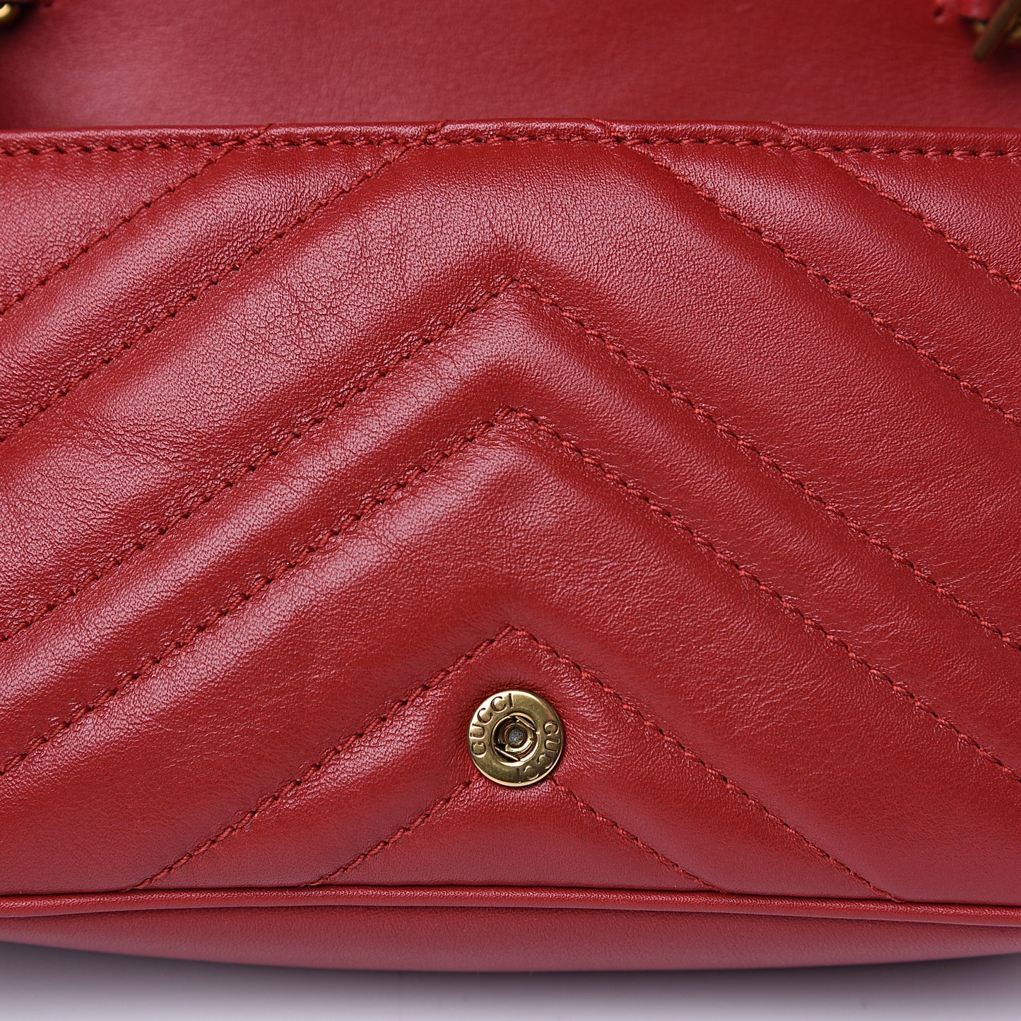 Calfskin Matelasse Super Mini GG Marmont Shoulder Bag Hibiscus Red