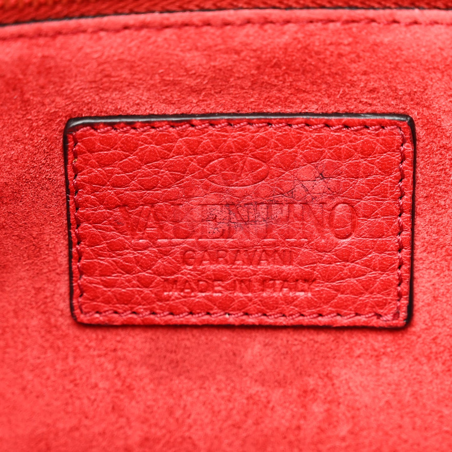 Pebbled Calfskin Medium Rockstud Top Handle Shoulder Bag Red