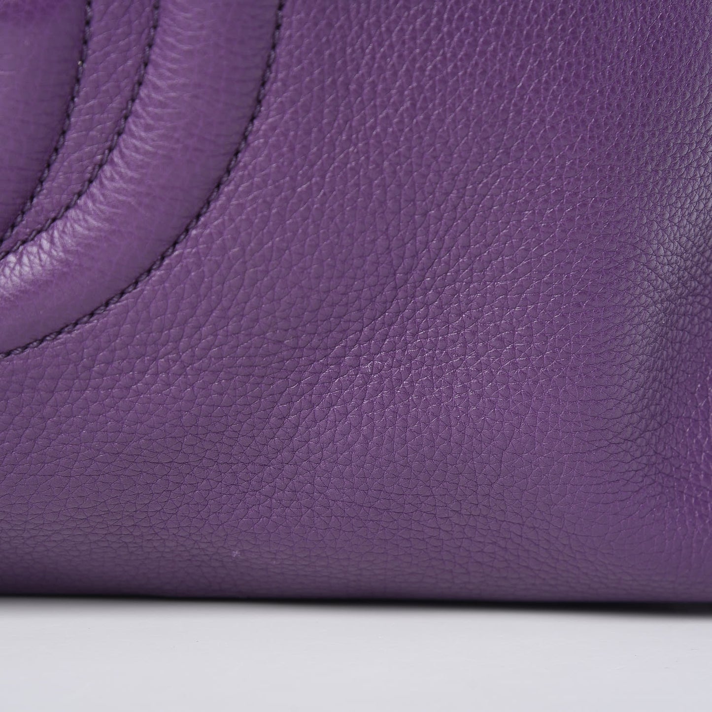 Pebbled Calfskin Large Soho Shoulder Bag Shine Purple