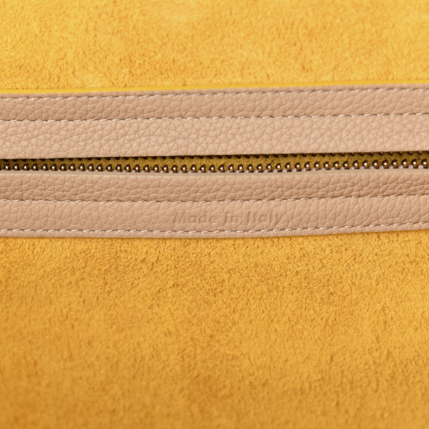 Grained Calfskin Medium Phantom Luggage Powder