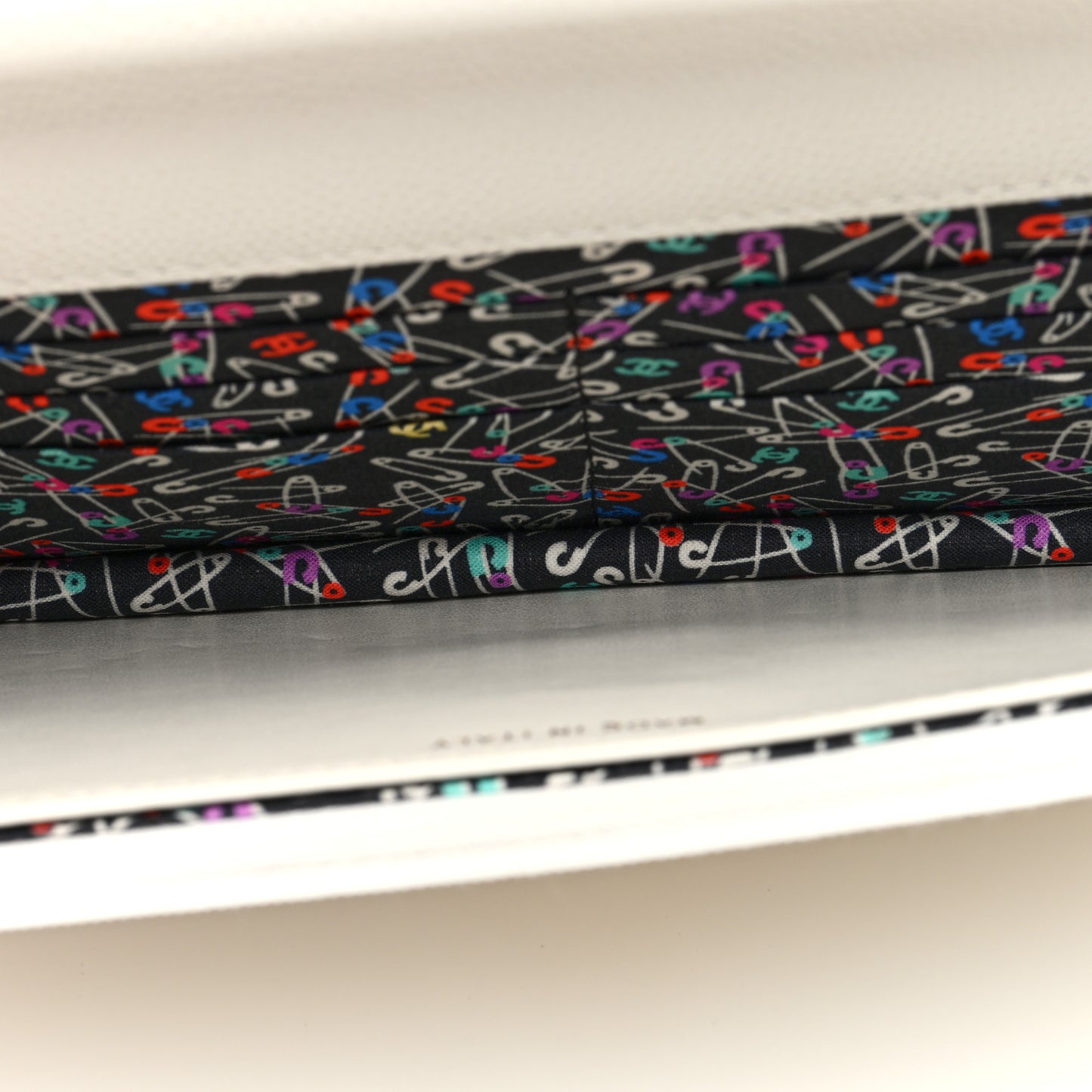 Caviar Sevruga Wallet on Chain WOC Pearl