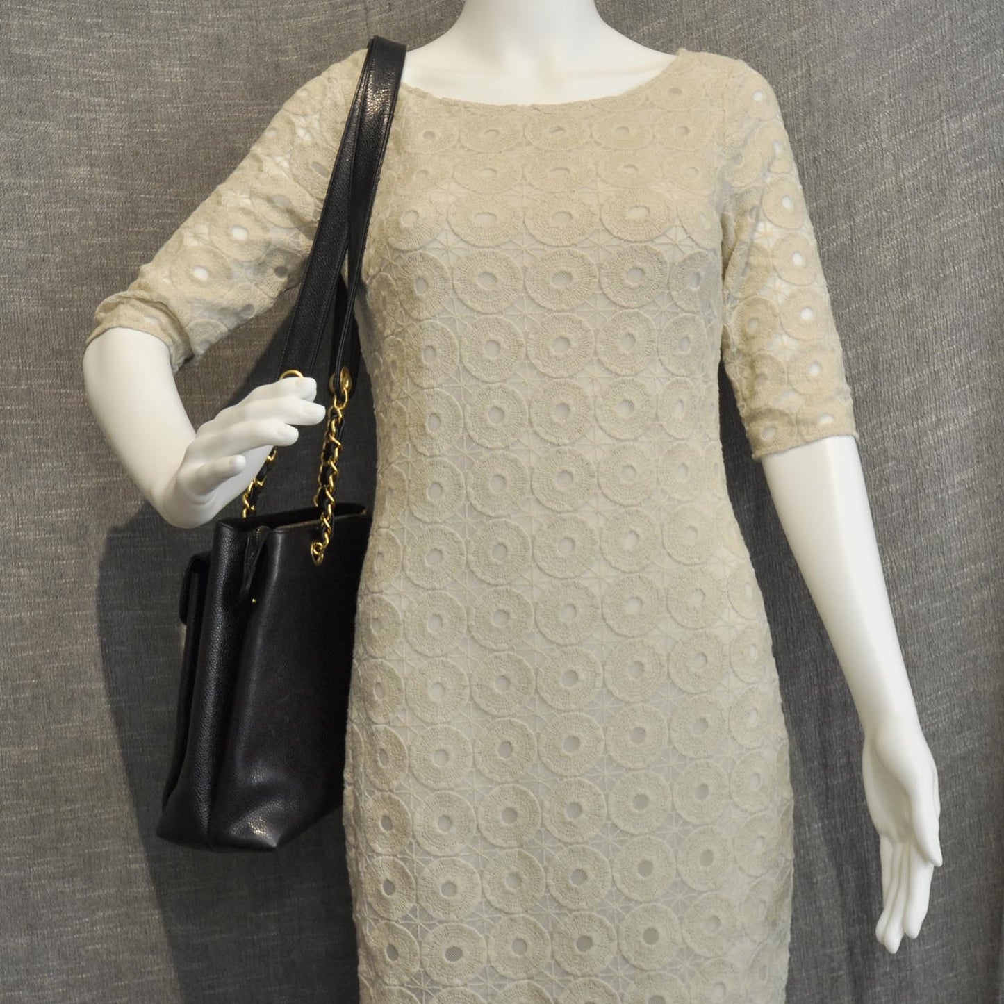 Caviar Flap Shoulder Bag Black GHW