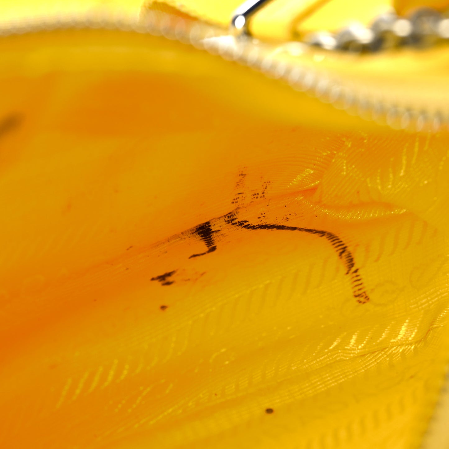 Tessuto Nylon Saffiano Re-Edition 2005 Shoulder Bag Giallo