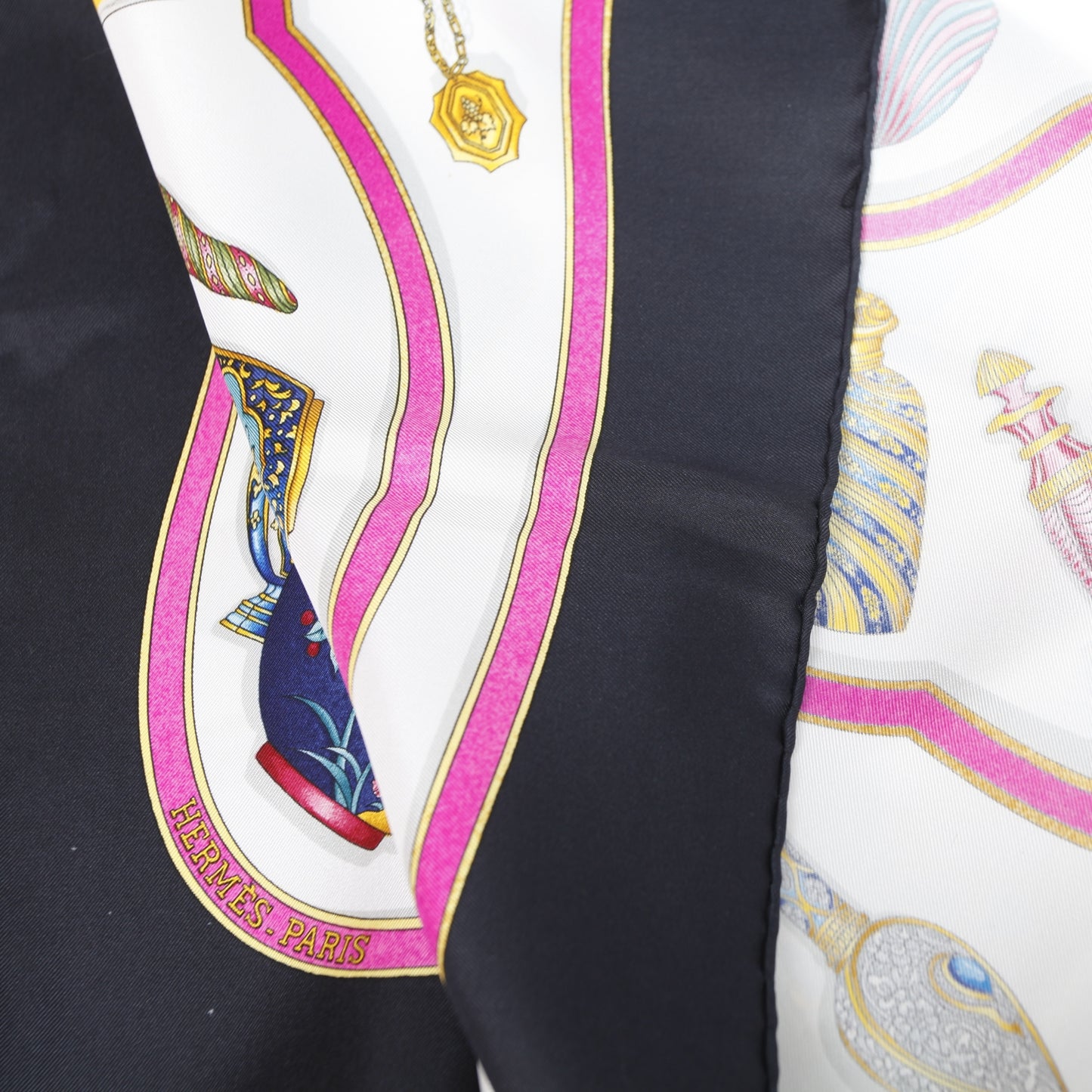 Silk Qu Importe Le Flacon Scarf 90