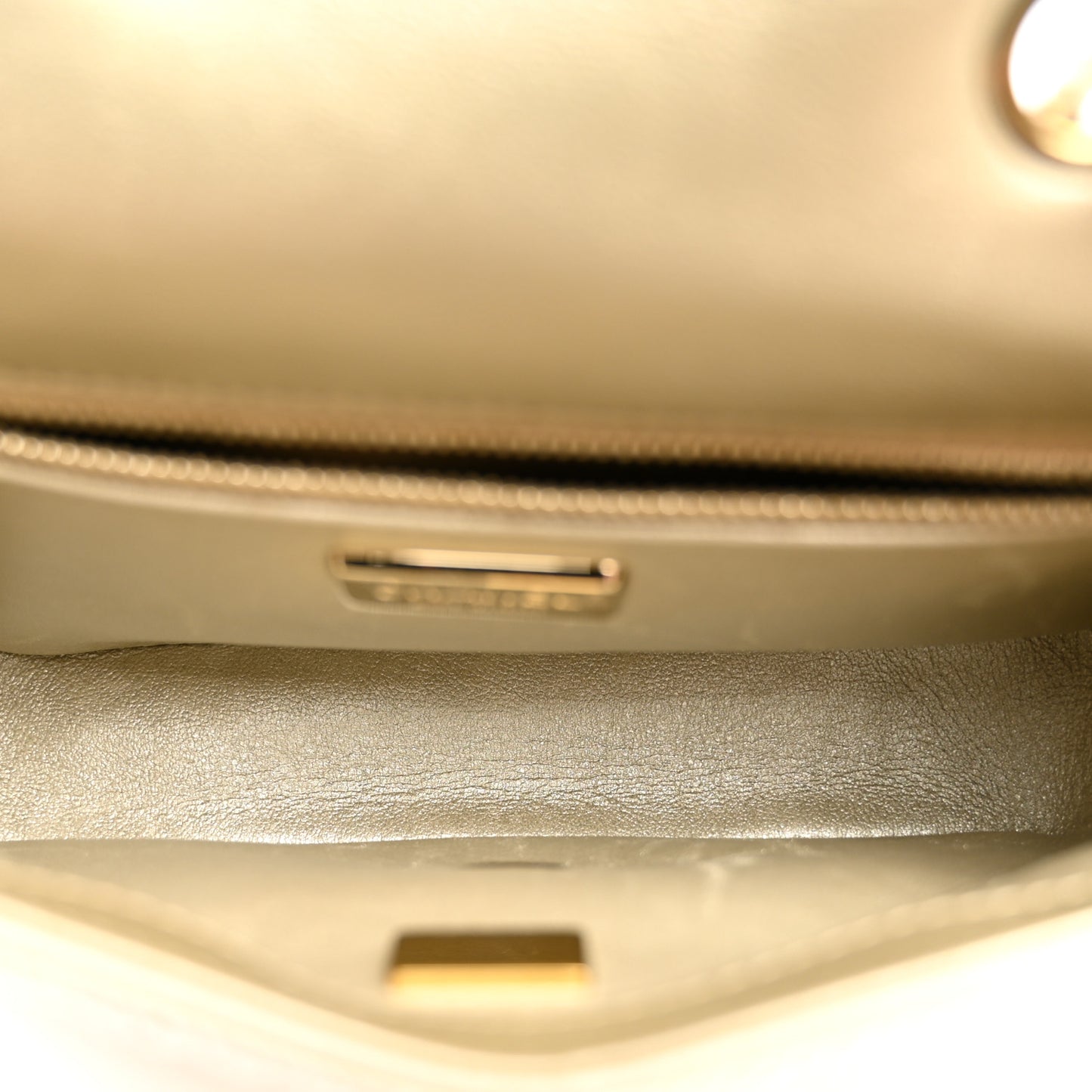 Metallic Lambskin Quilted Pearl Flap Gold White