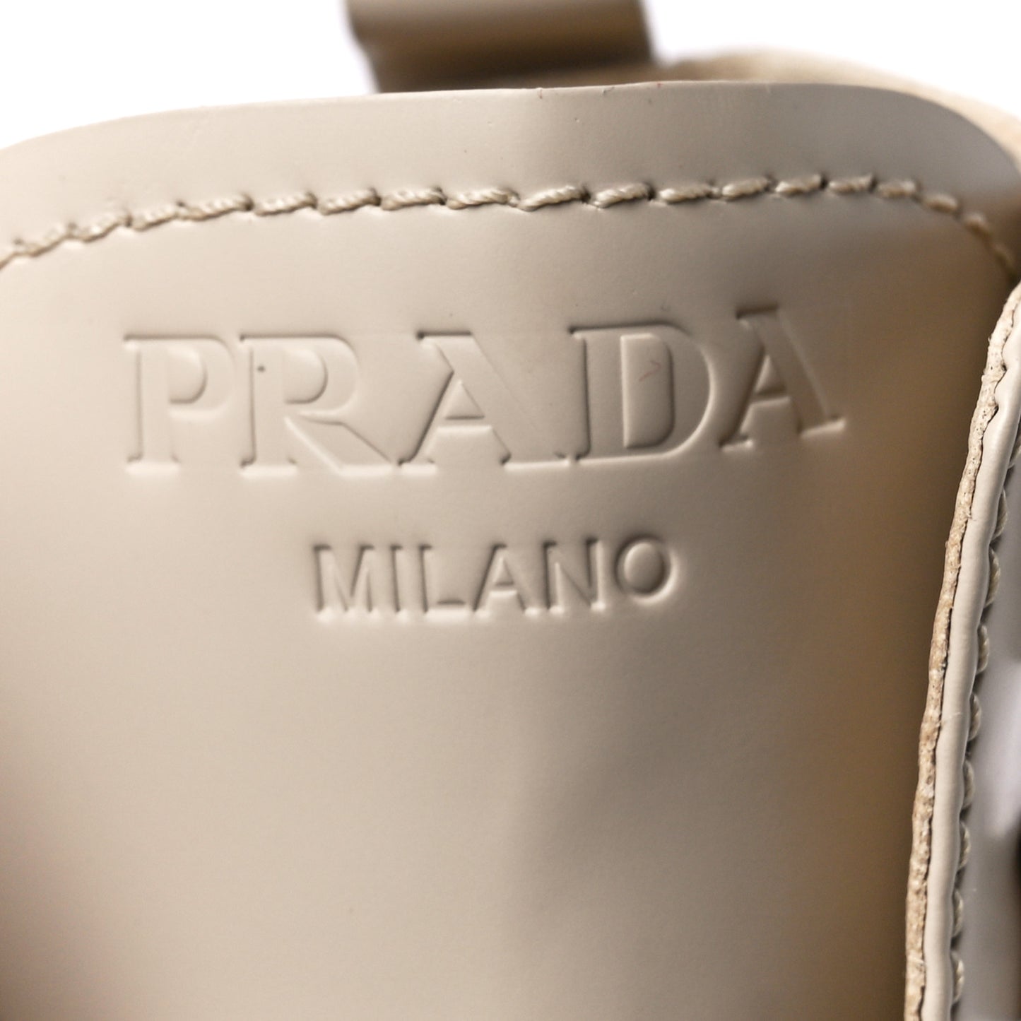 Spazzolato Rois Re-Nylon Metal Triangle Logo Monolith Pouch Pocket 55mm Boots 37 Deserto