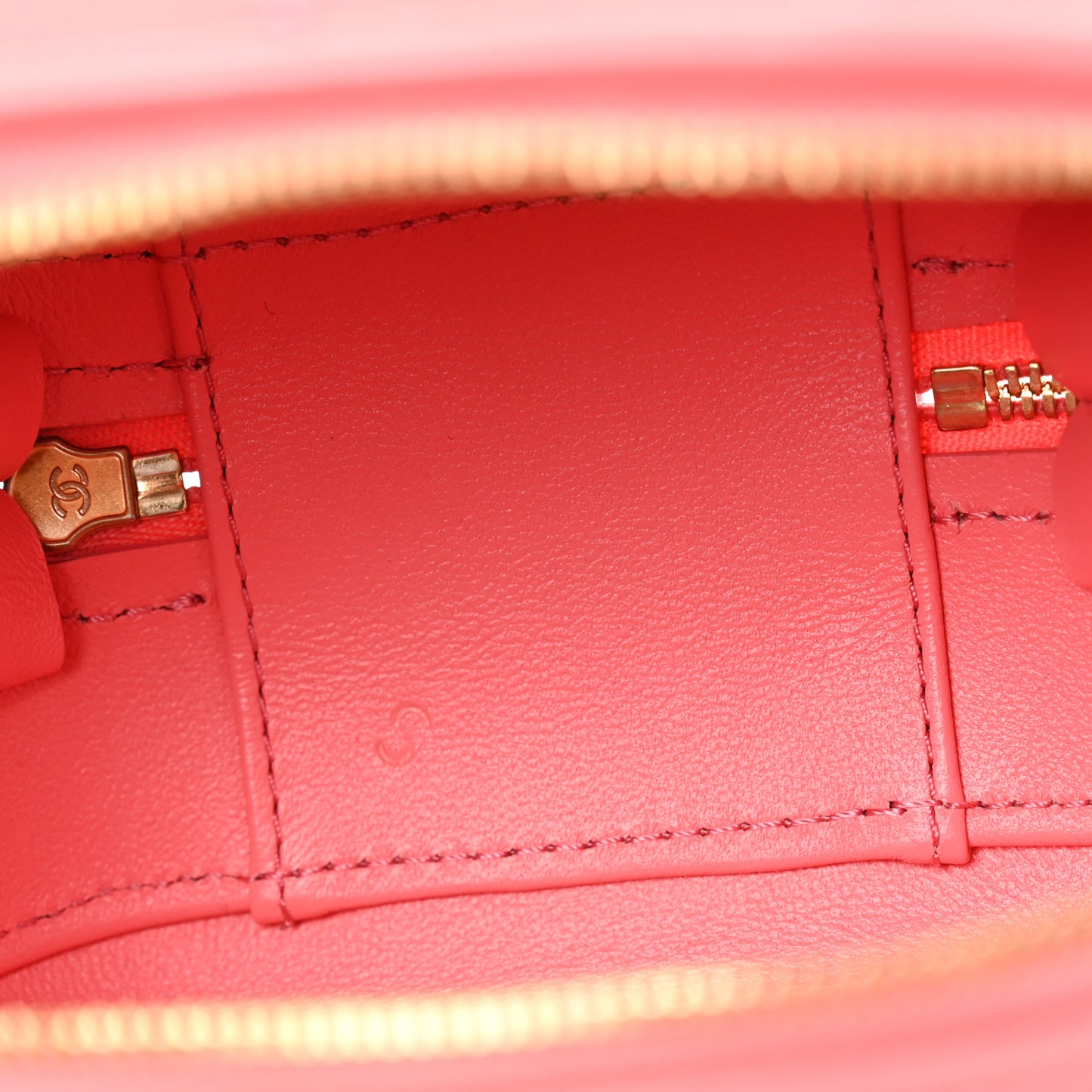 Lambskin Quilted CC Bubble Vanity Case With Chain Pink