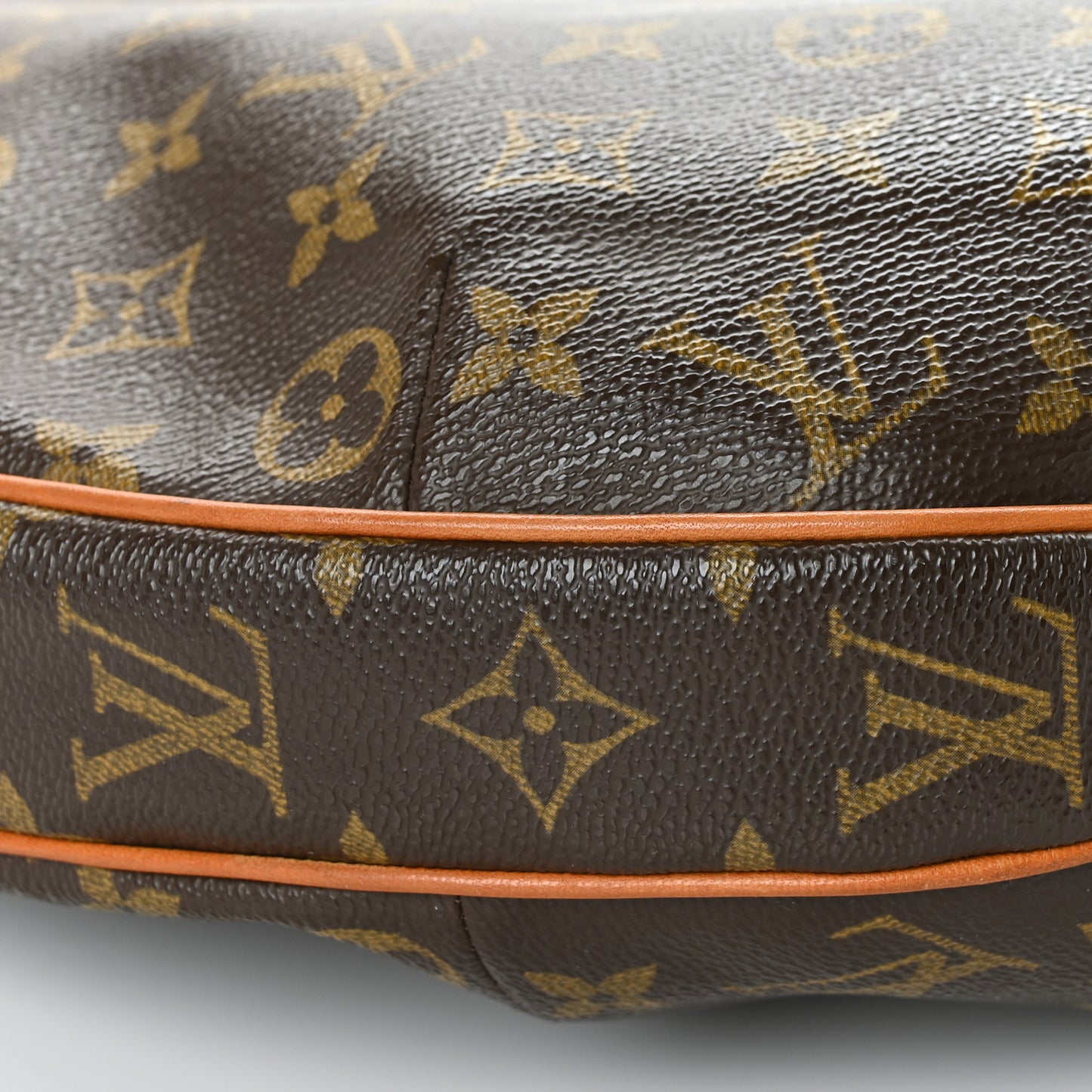 Monogram Croissant MM