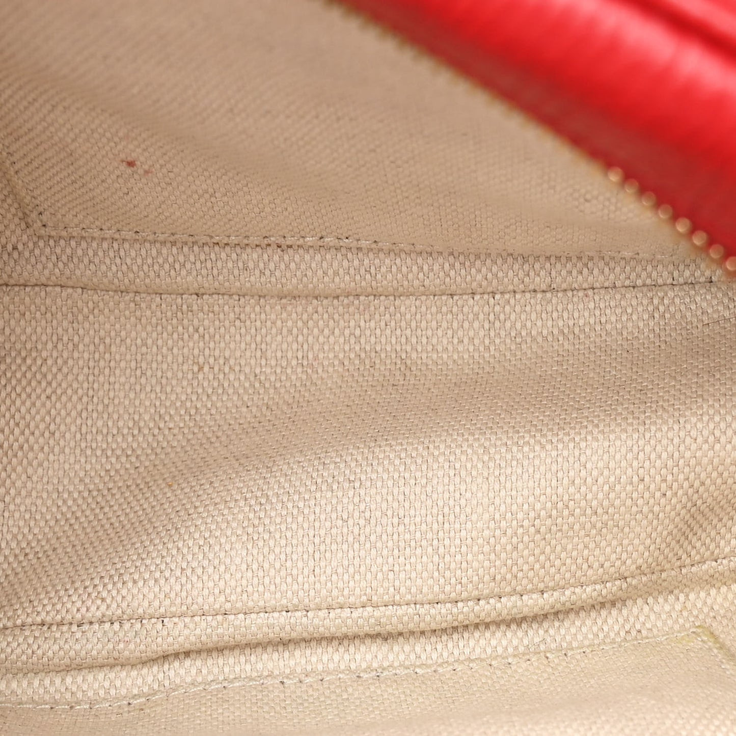 Pebbled Calfskin Small Soho Disco Bag Vibrant Red