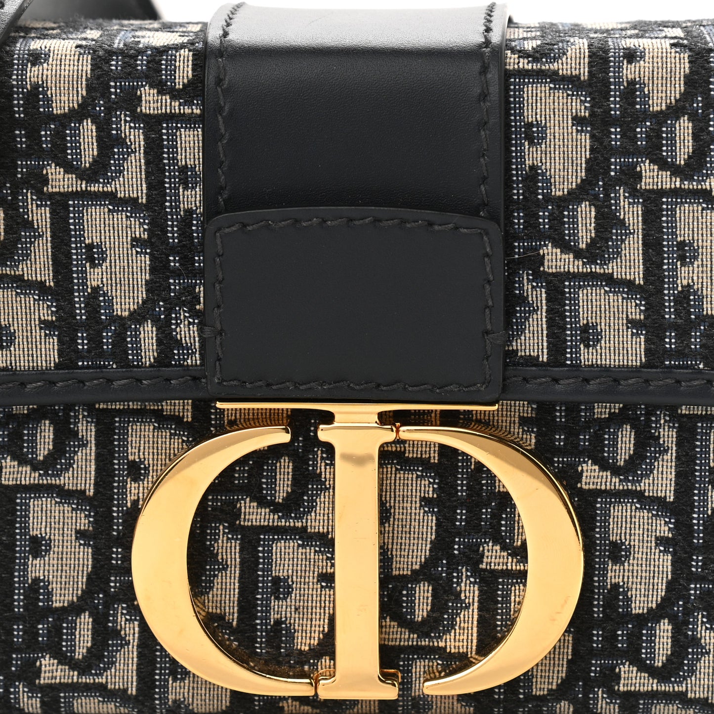 Oblique 30 Montaigne Box Bag Blue