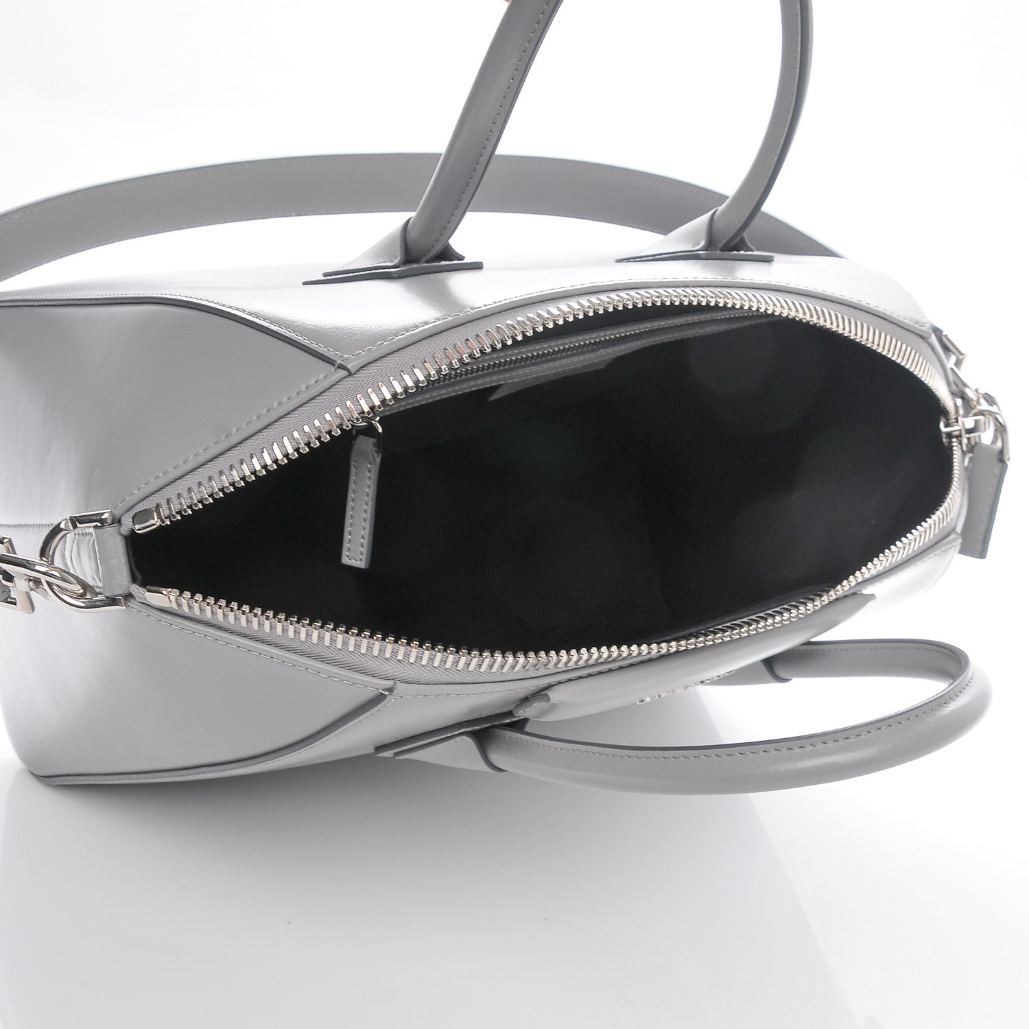 Givenchy Shiny Lord Calfskin Medium Antigona Pearl Grey 5 of 7