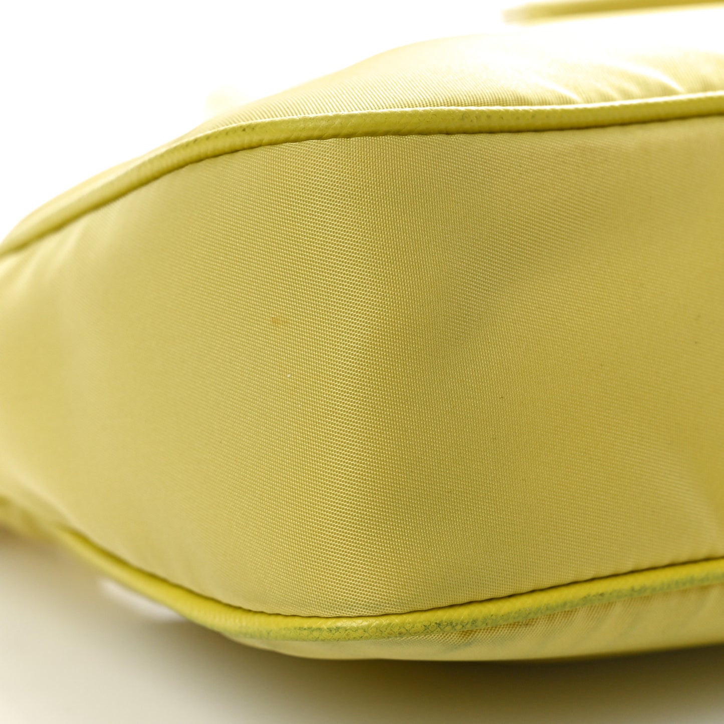 Nylon Saffiano Re-Edition 2005 Shoulder Bag Ananas
