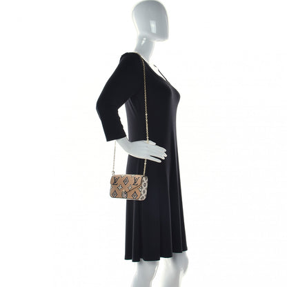 Louis Vuitton Monogram Wild At Heart Felicie Strap & Go Arizona Creme 4 of 12