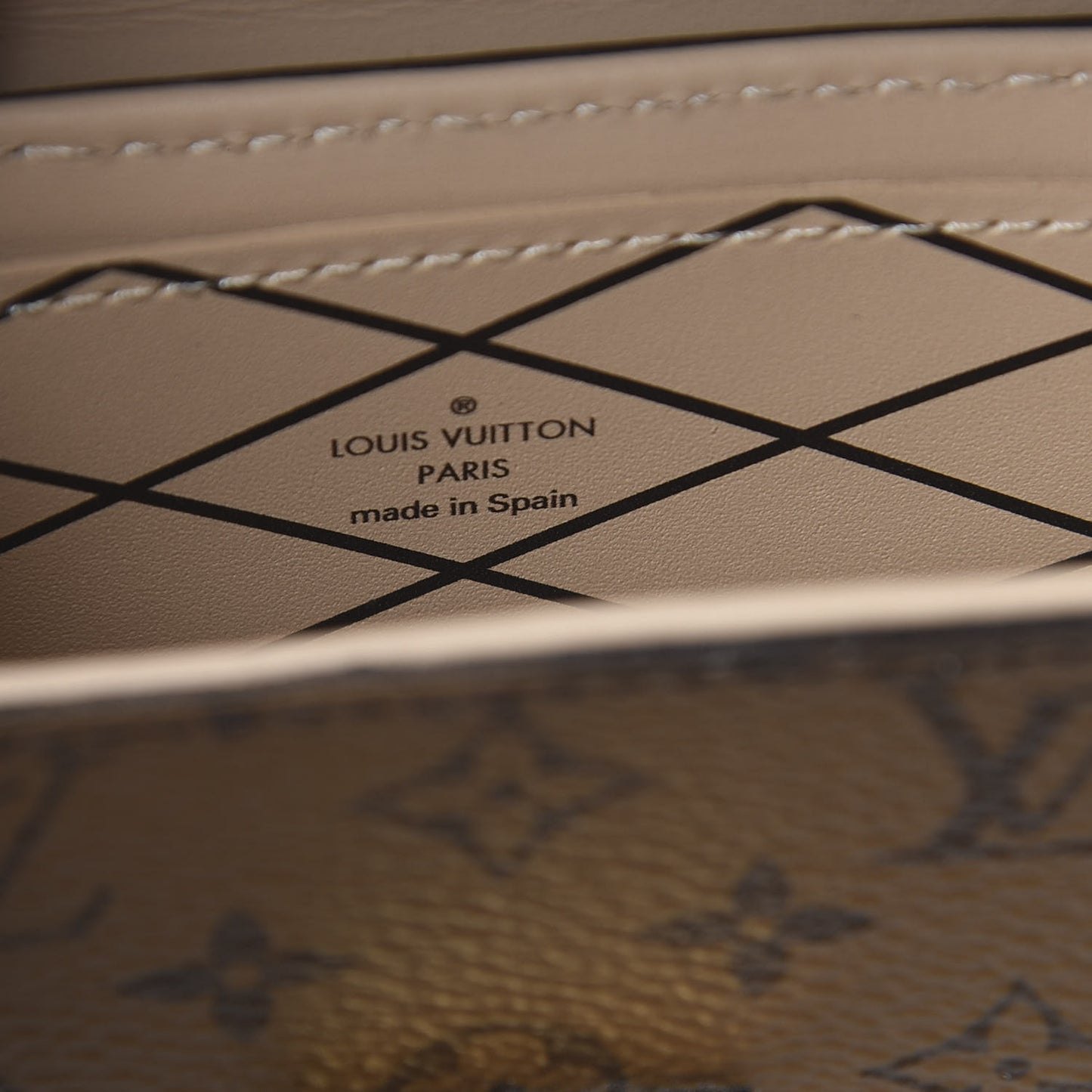 Reverse Monogram Essential Trunk NM