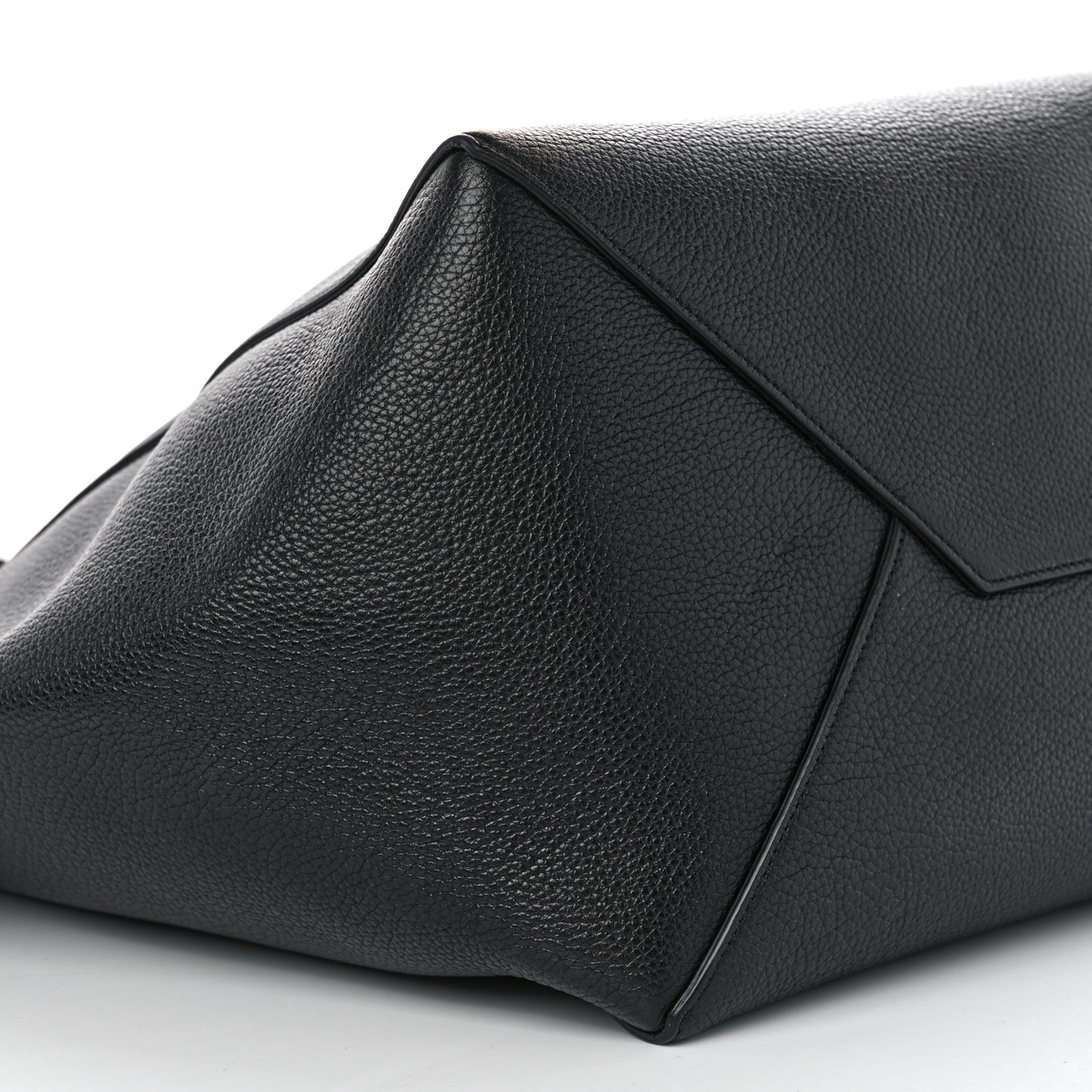 Soft Grained Calfskin Medium Belt Cabas Phantom Black