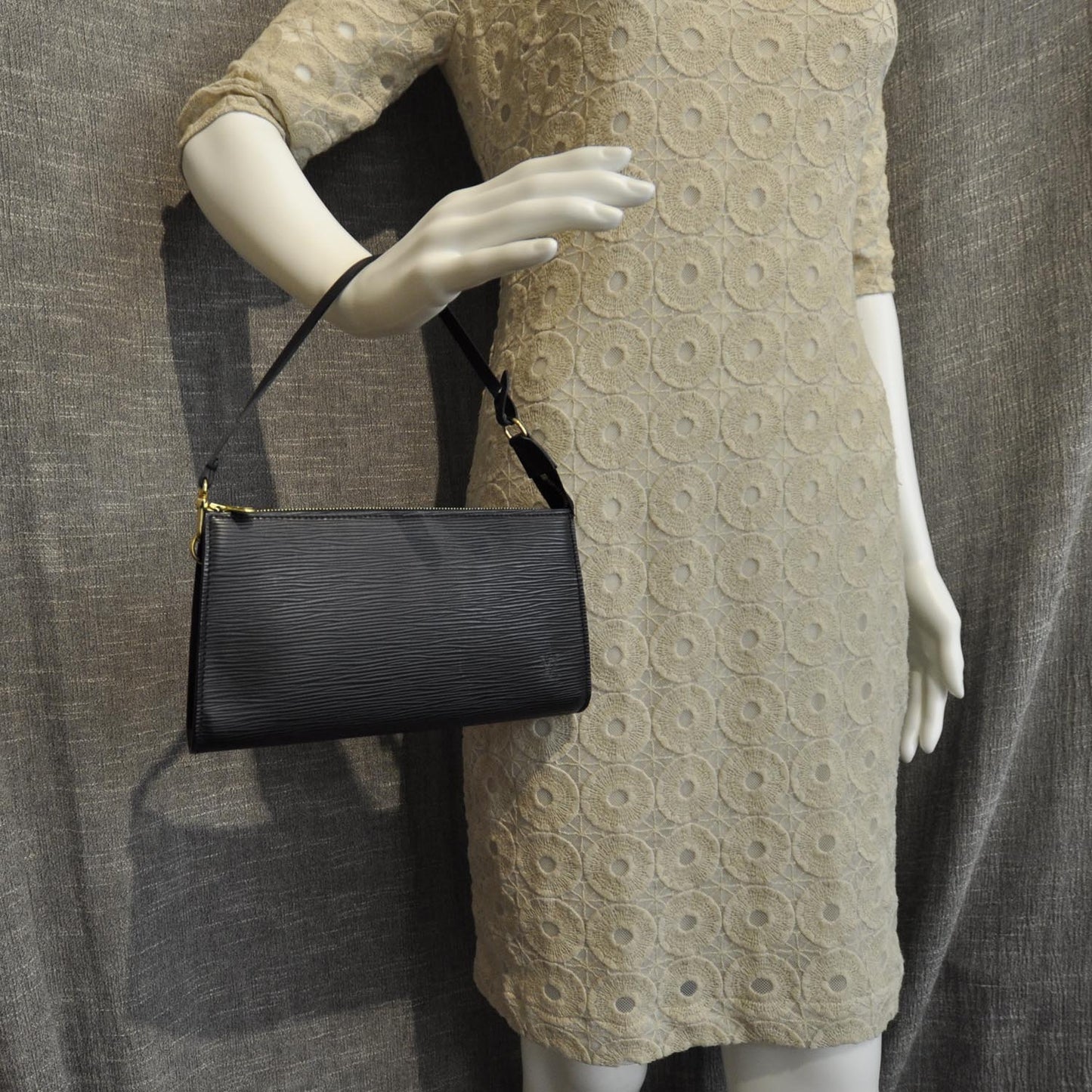 Epi Pochette Accessories 24 Black