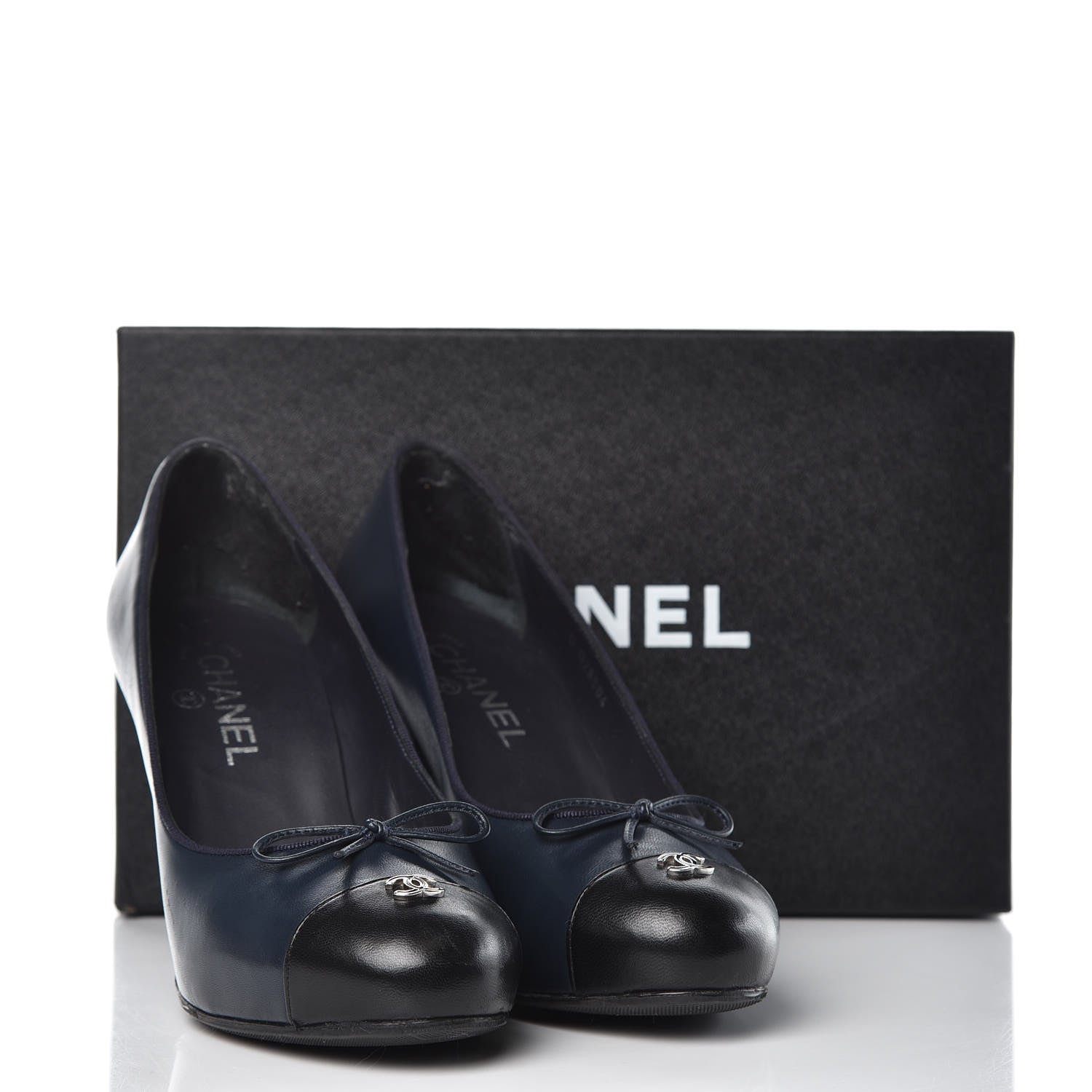 Chanel Lambskin Cap Toe CC Pumps 38.5 Marine Fonce Black 12 of 12