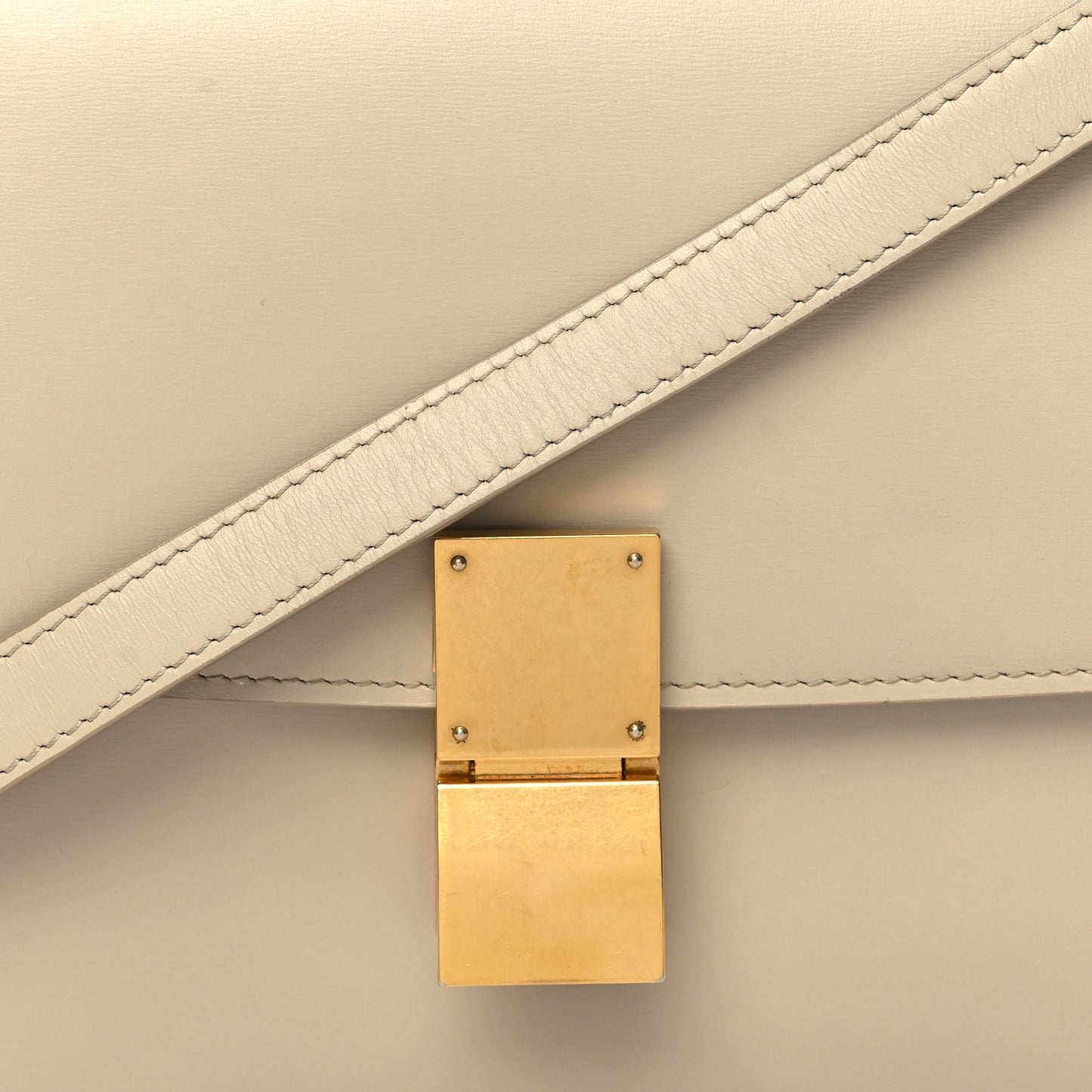 Box Calfskin Medium Classic Box Flap Bag Powder