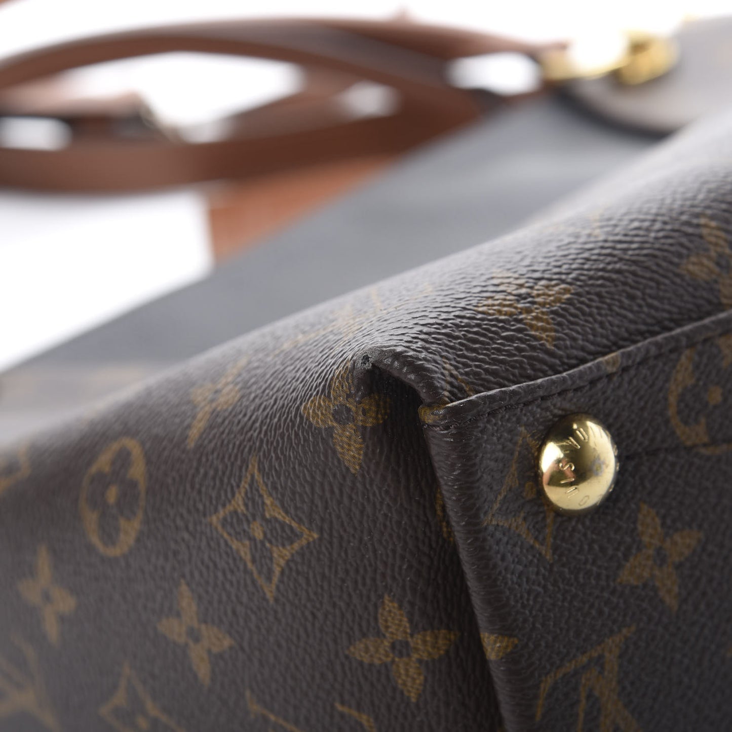 Monogram V Tote MM Black