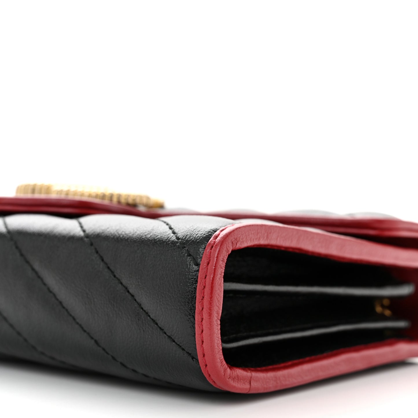 Vintage Effect Calfskin Matelasse Diagonal Torchon GG Marmont Chain Wallet Black Romantic Cherry