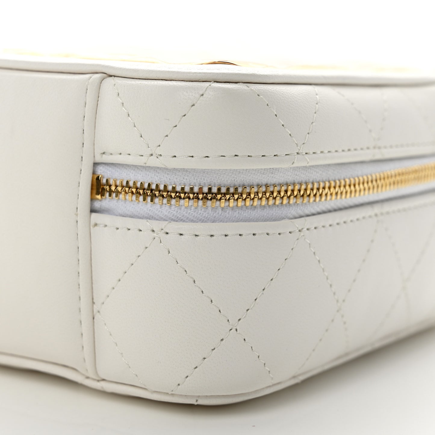 Lambskin Quilted Golden Plate Vanity Case White Gold