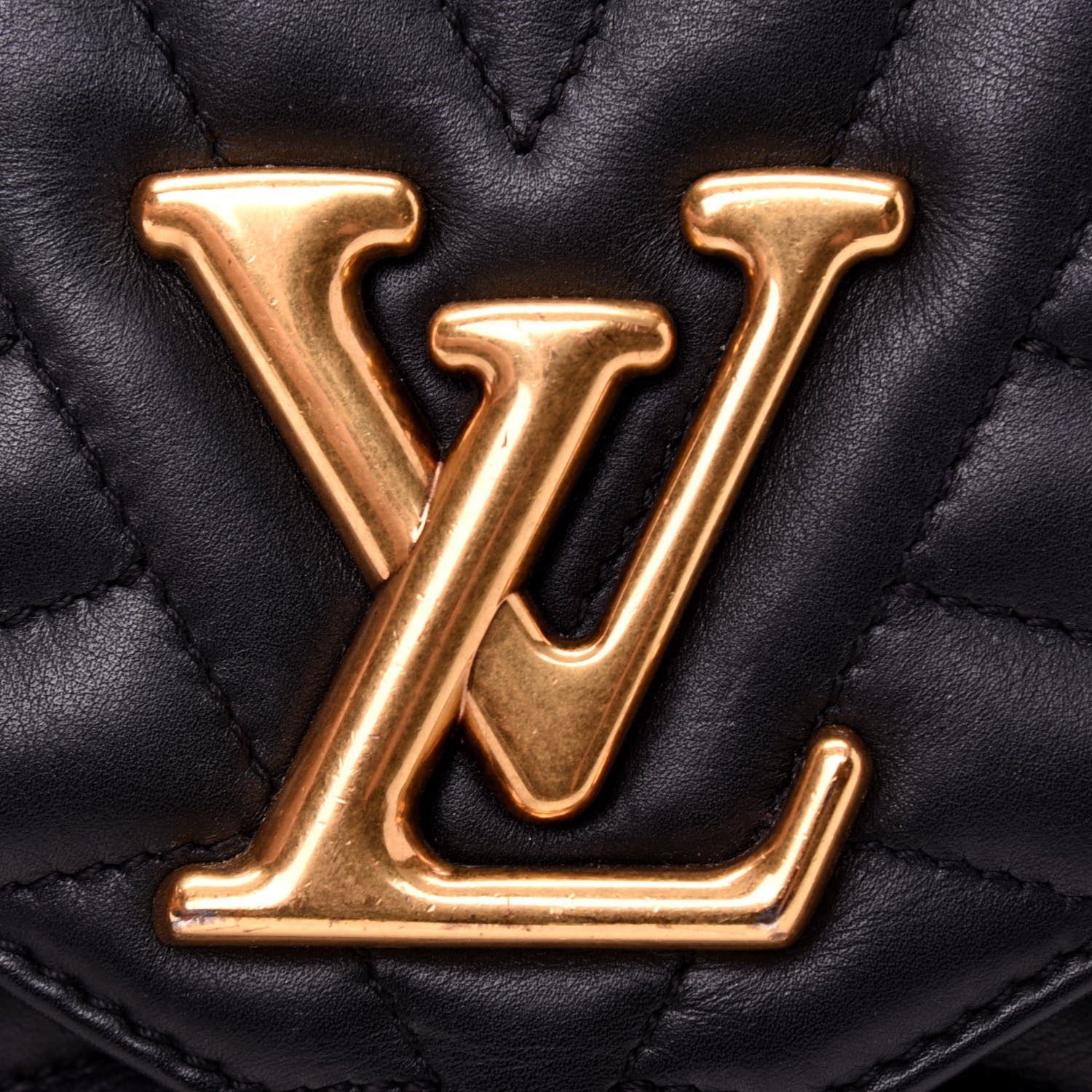 Louis Vuitton Calfskin New Wave Chain MM Black 14 of 17