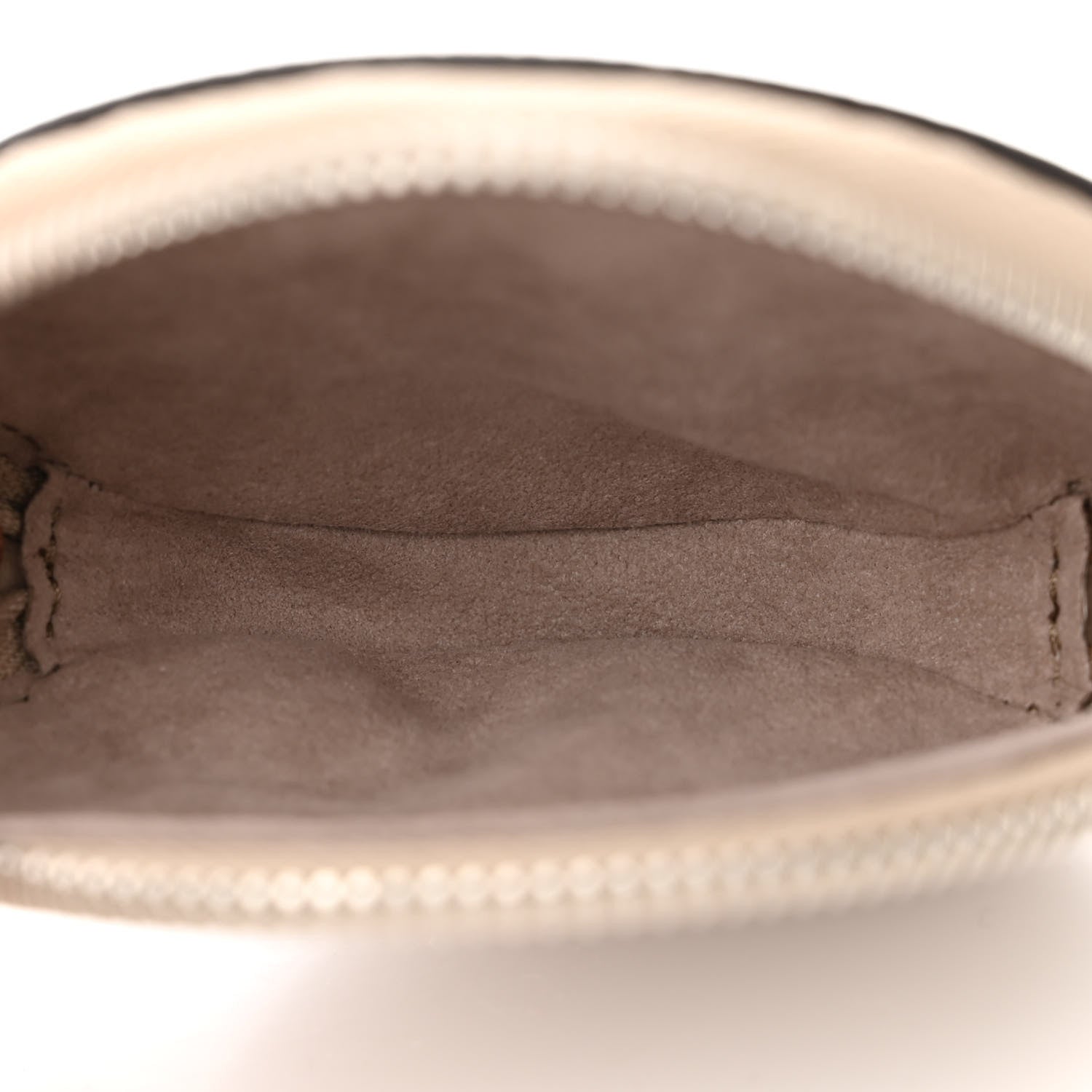 Louis Vuitton Mahina Baia MM Galet 6 of 10