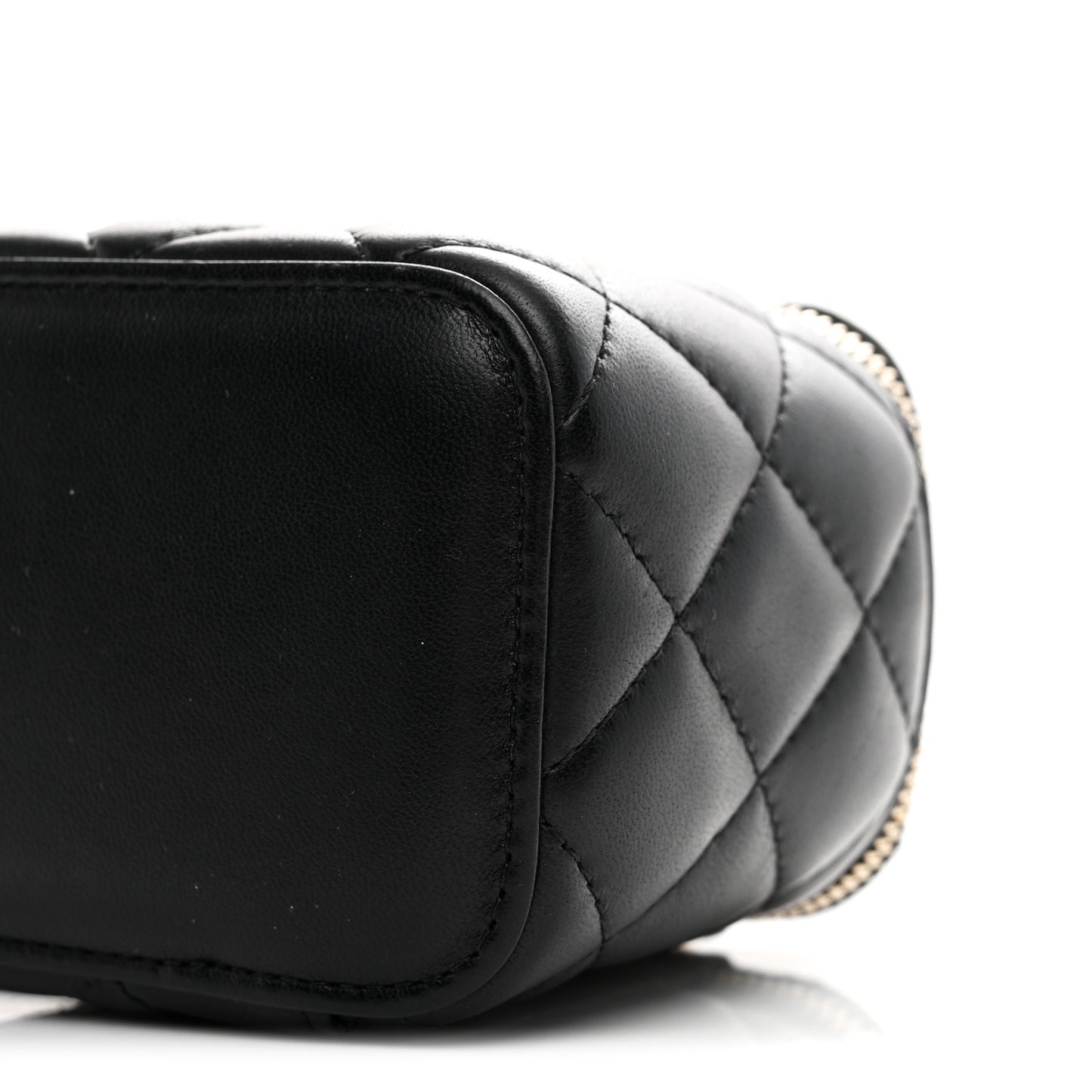 Lambskin Quilted Mini Pearl Crush Vanity Case With Chain Black