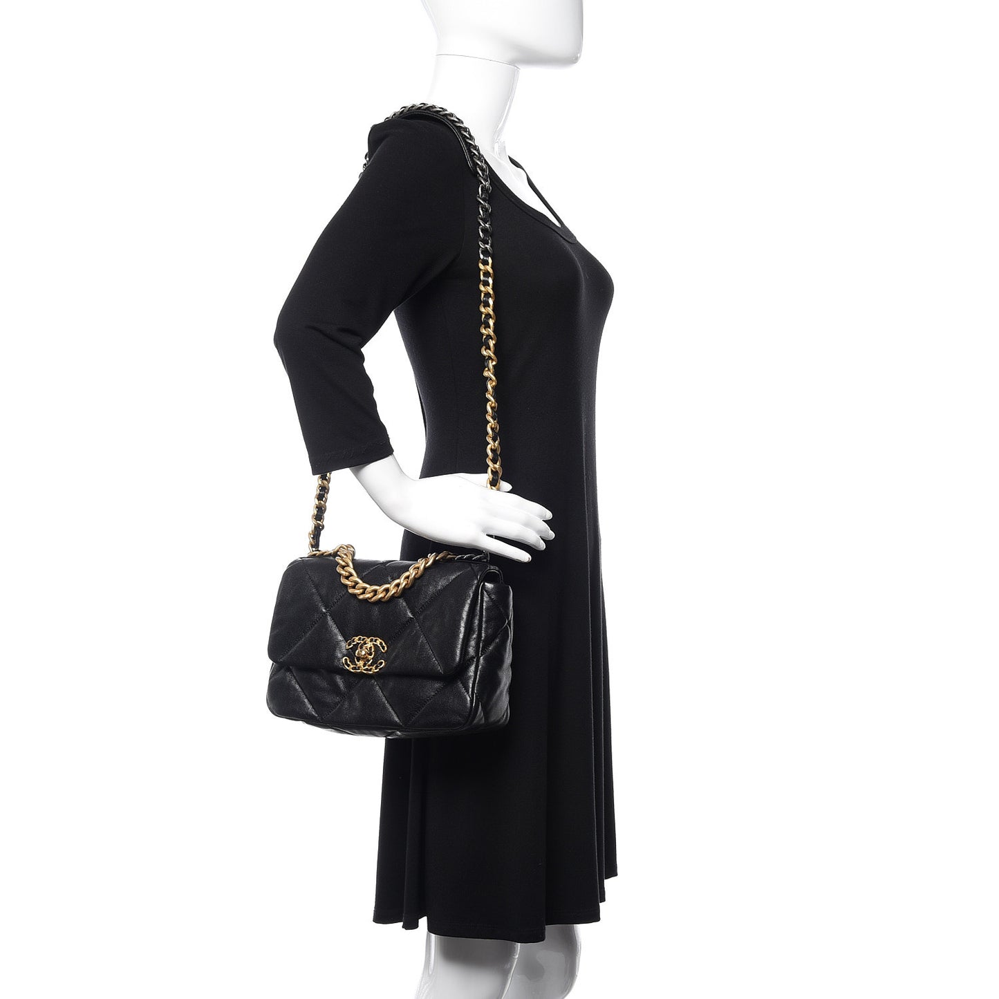 Lambskin Quilted Medium 19 Flap Black