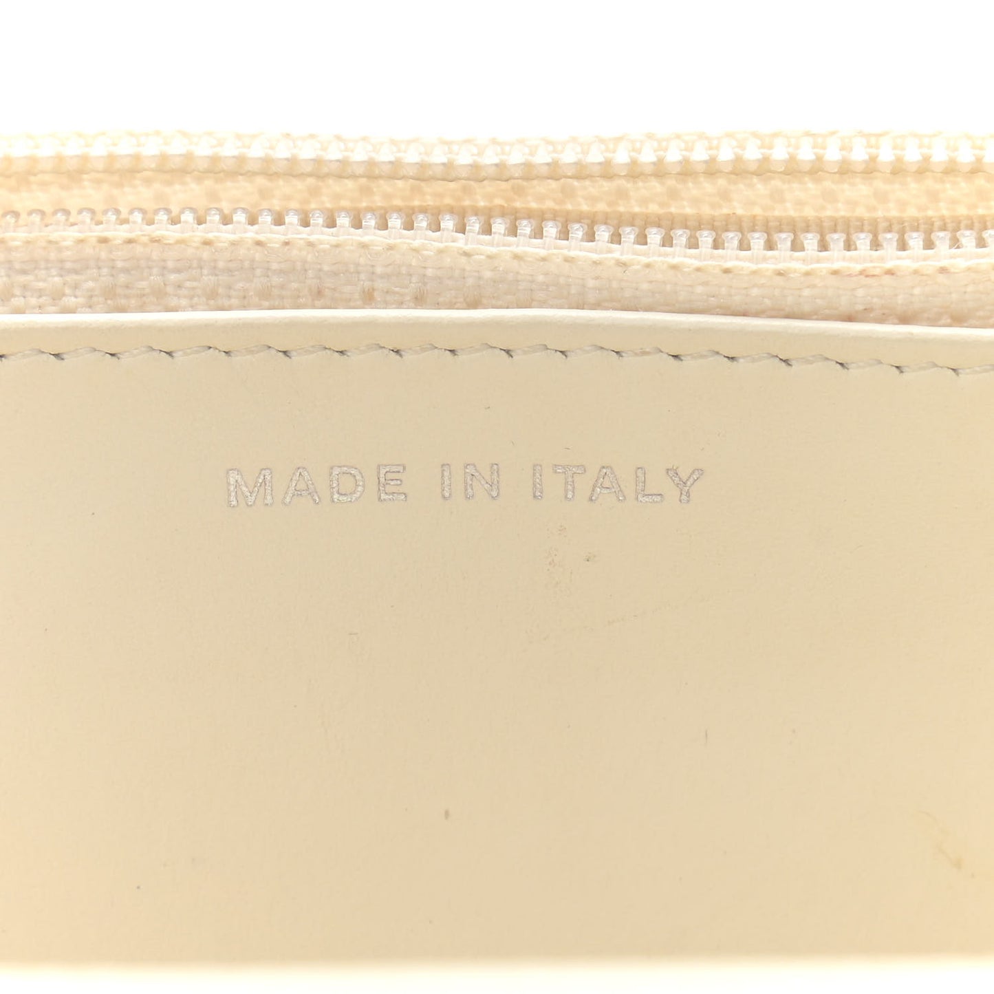 Iridescent Caviar Quilted Wallet On Chain WOC Ivory