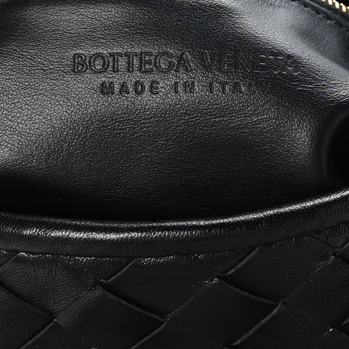 Calfskin Intrecciato Small Hop Black