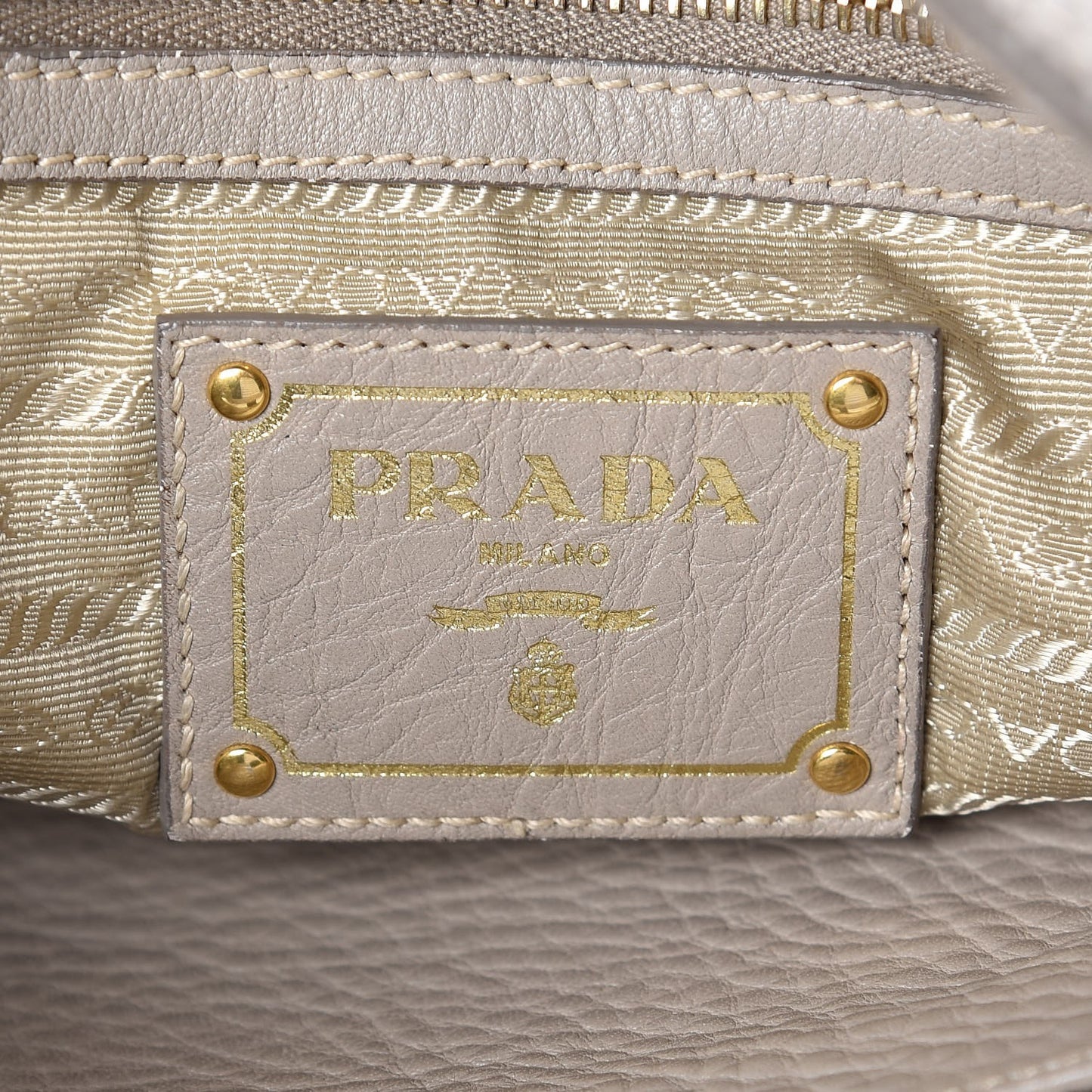 Vitello Daino Side Pocket Hobo Pomice