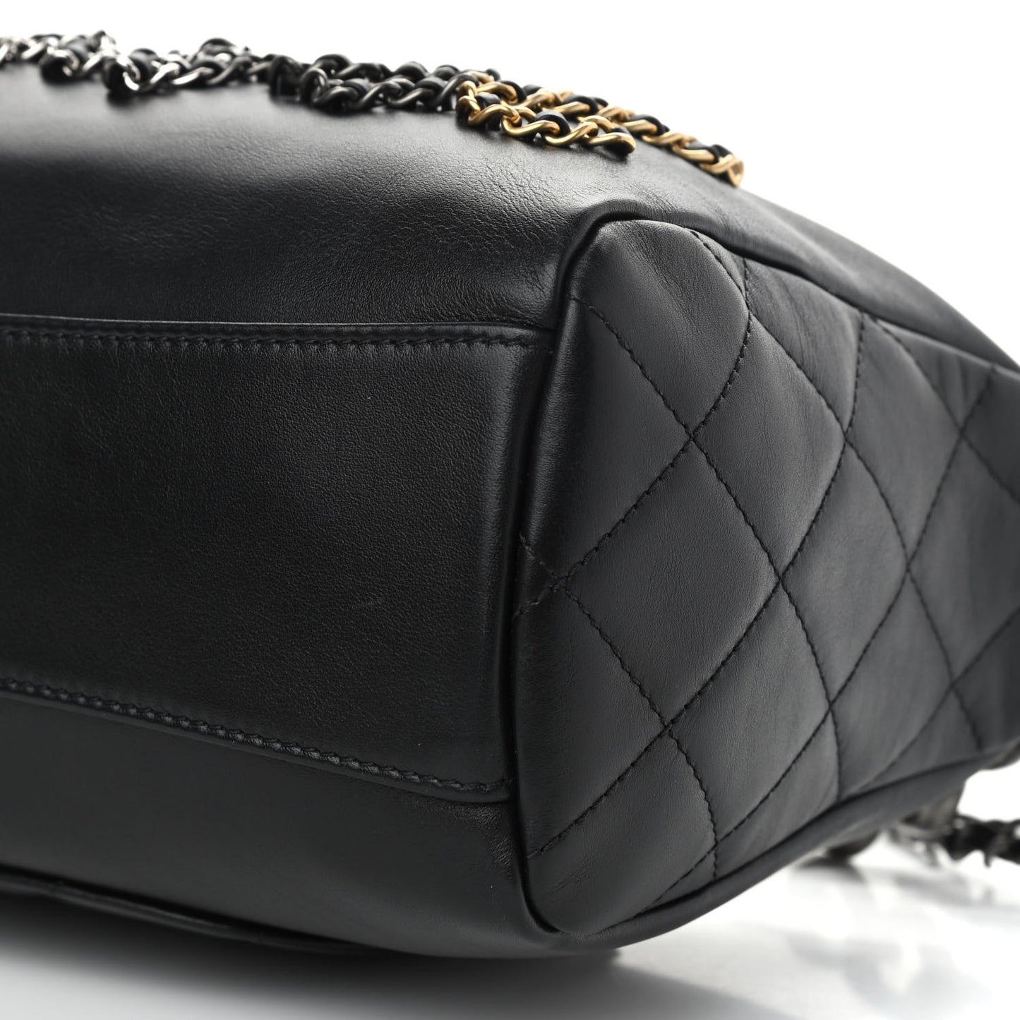 Calfskin Chain 20s Signature Hobo Black