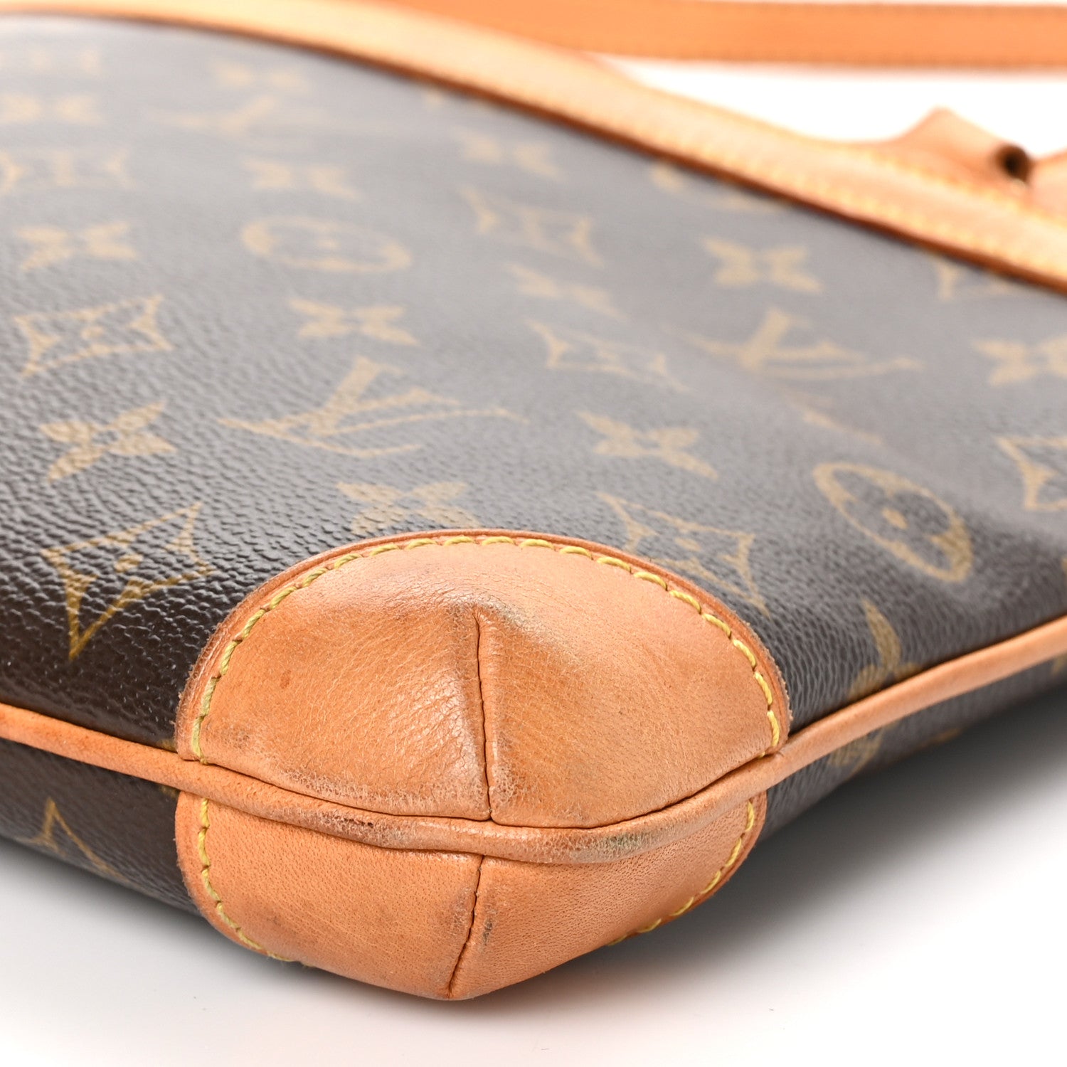 Louis Vuitton Monogram Sac Coussin GM 9 of 11