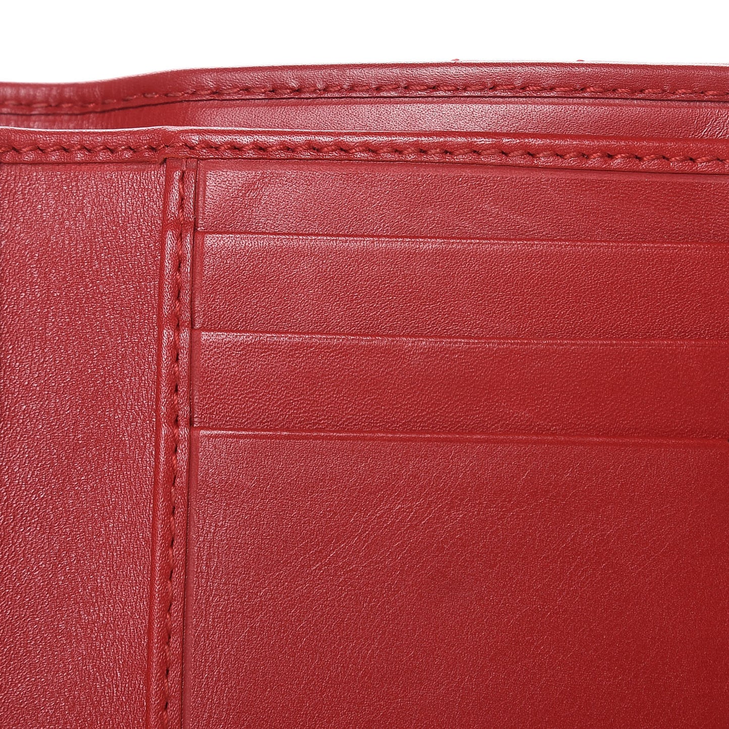Calfskin Matelasse GG Marmont Wallet Hibiscus Red