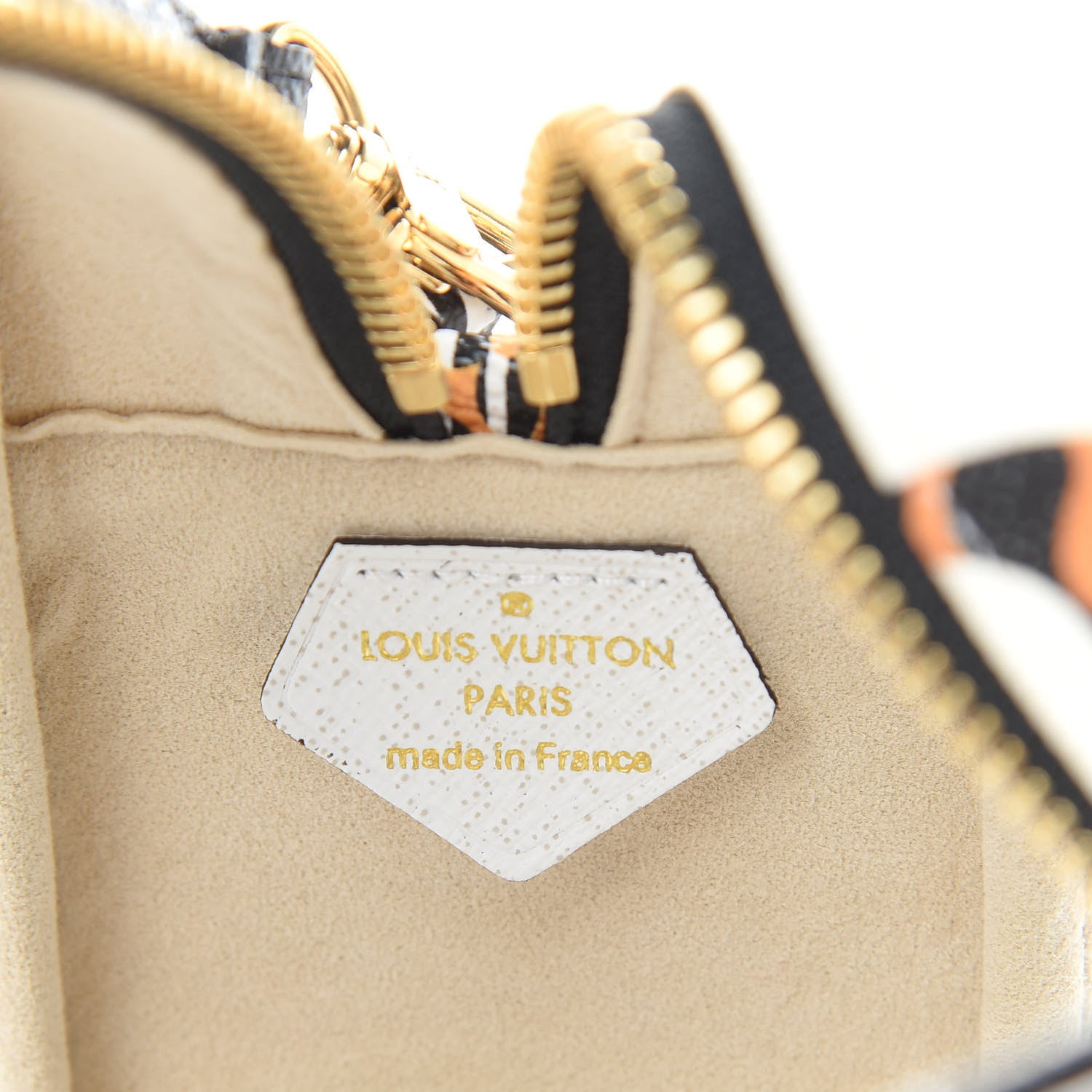 Louis Vuitton Monogram Giant Jungle Beach Pouch Ivory 6 of 11