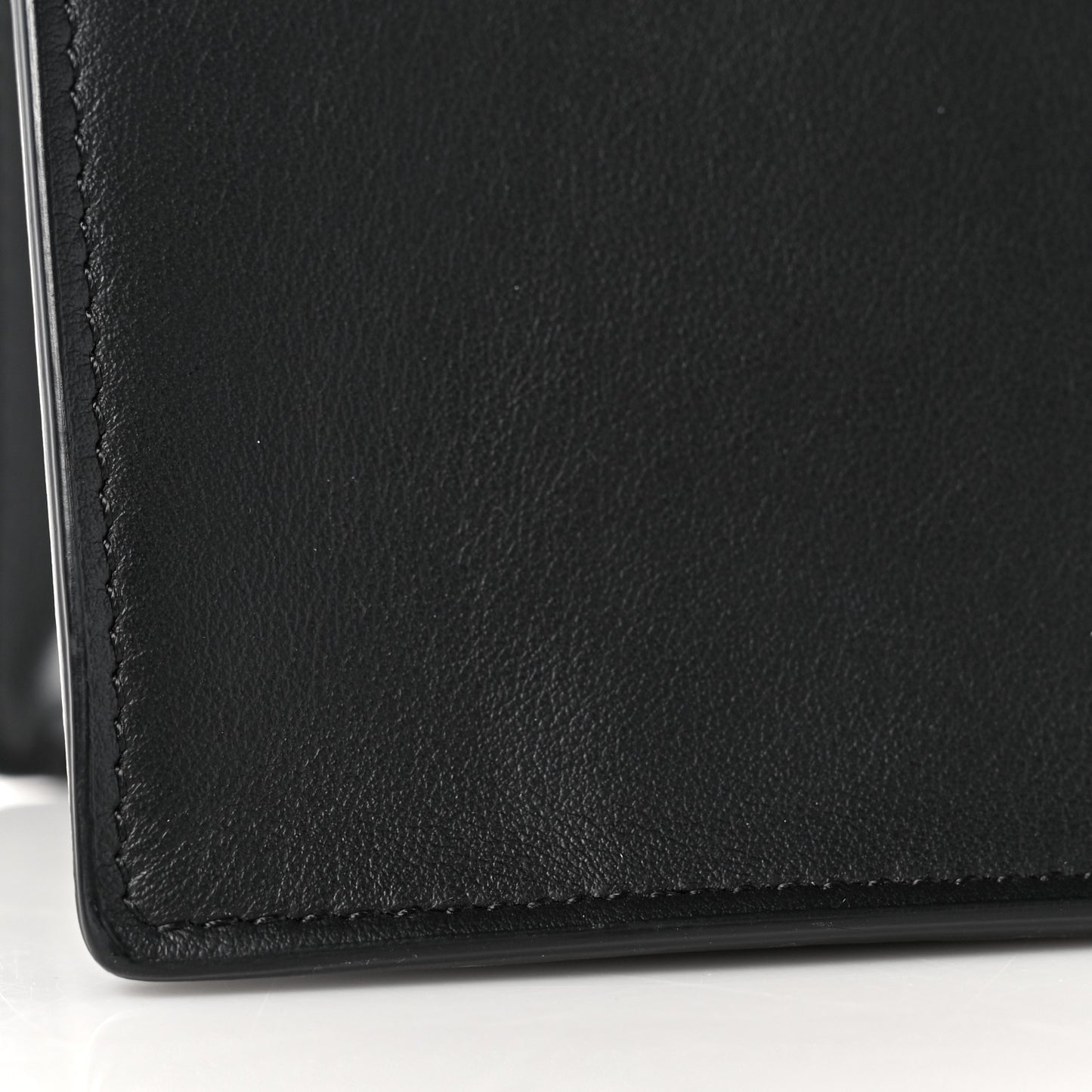 Vitello Grace Matte Kan U Shoulder Bag Black