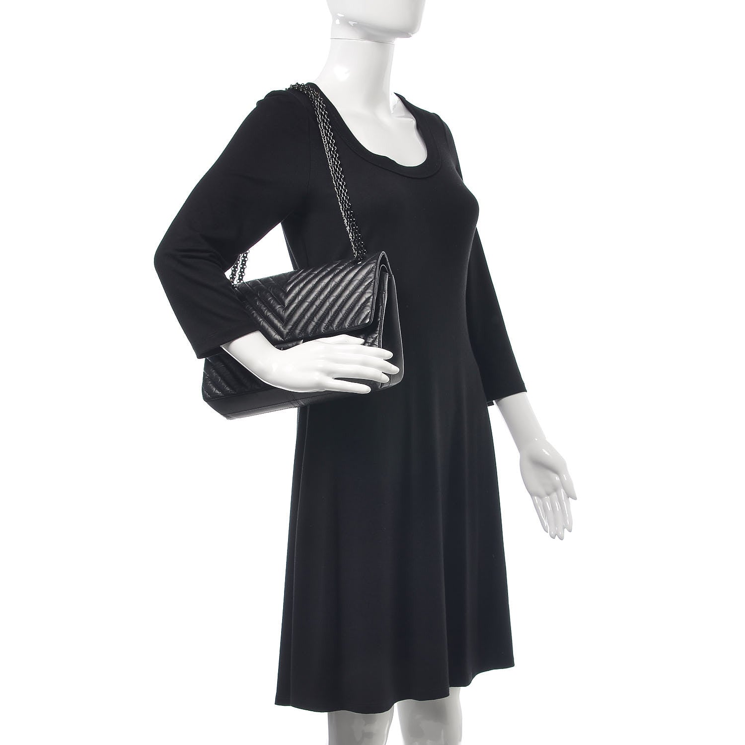 Chanel Aged Calfskin Chevron Quilted 2.55 Reissue 226 So Black 2 of 13