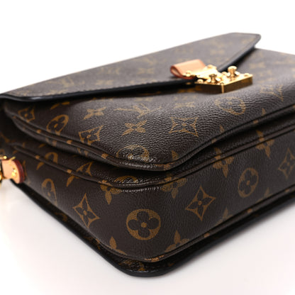 Louis Vuitton Monogram Pochette Metis 6 of 7
