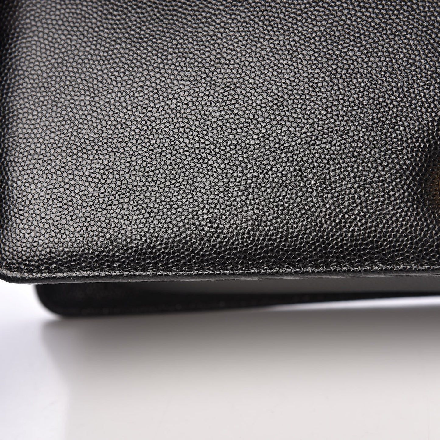 Caviar Quilted Medium Boy Flap Black