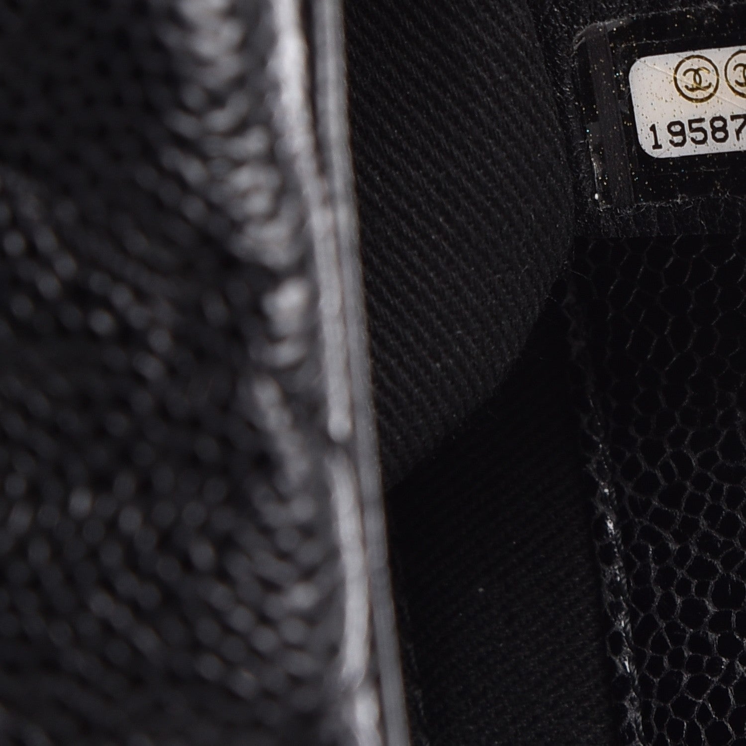 Chanel Crumpled Caviar Coco Pleats Messenger Flap Black 7 of 10