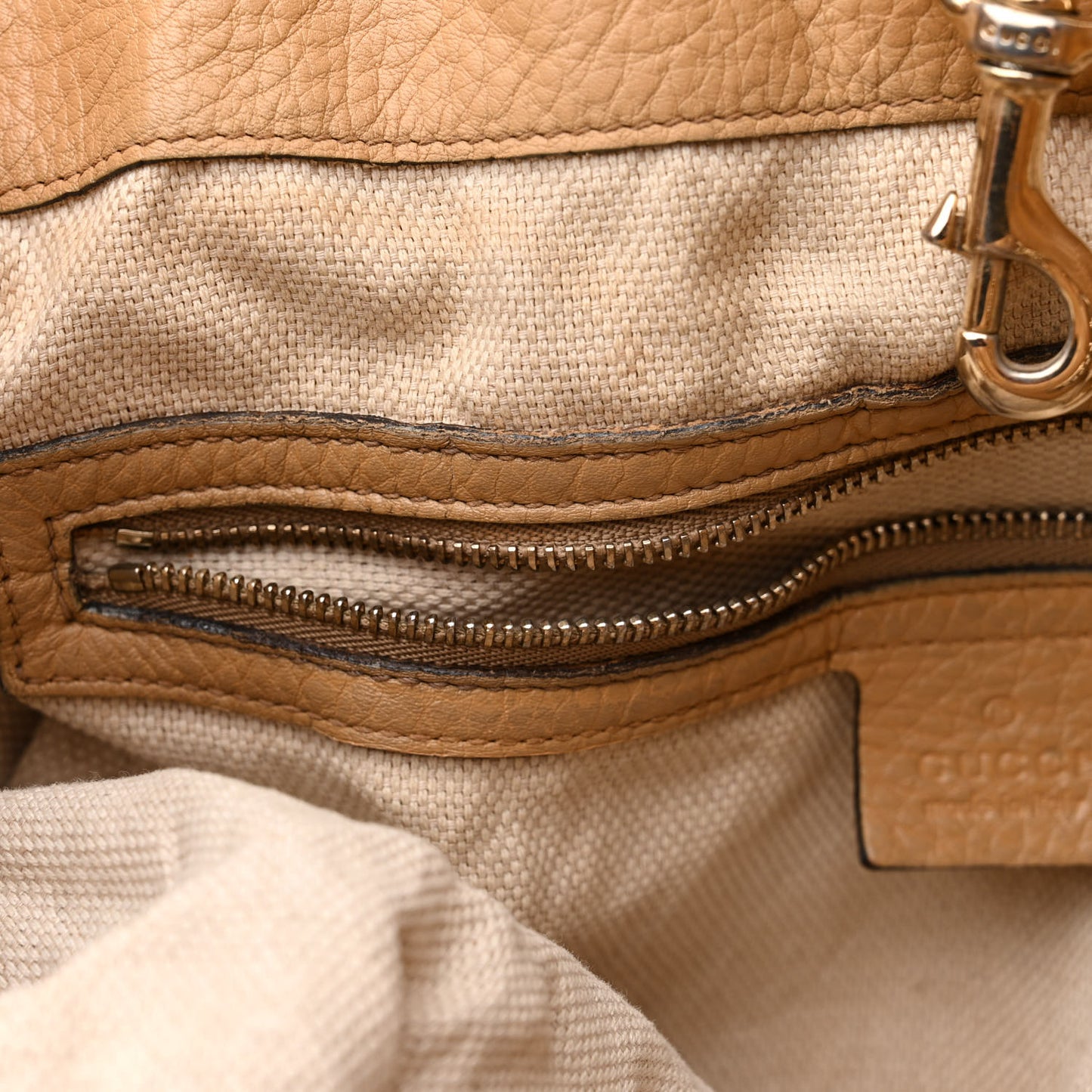 Pebbled Calfskin Large Soho Chain Shoulder Bag Nude
